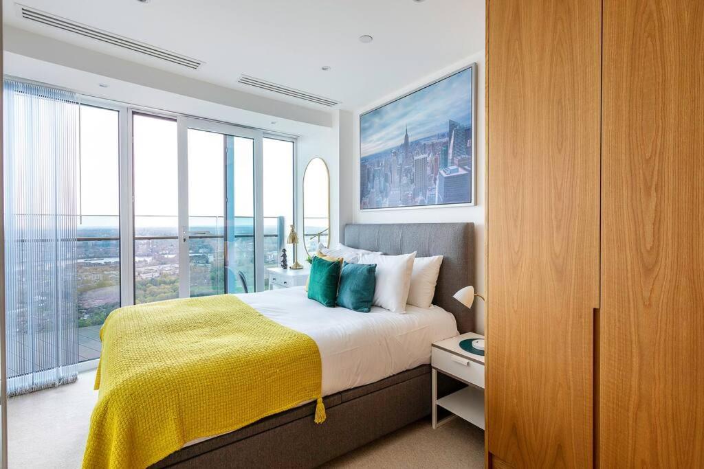 Panoramic balcony luxury condo