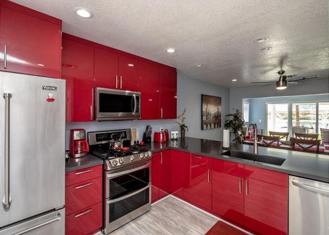 RIVERFRONT RUBY RED HOME WITH PRIVATE DOCK view 4