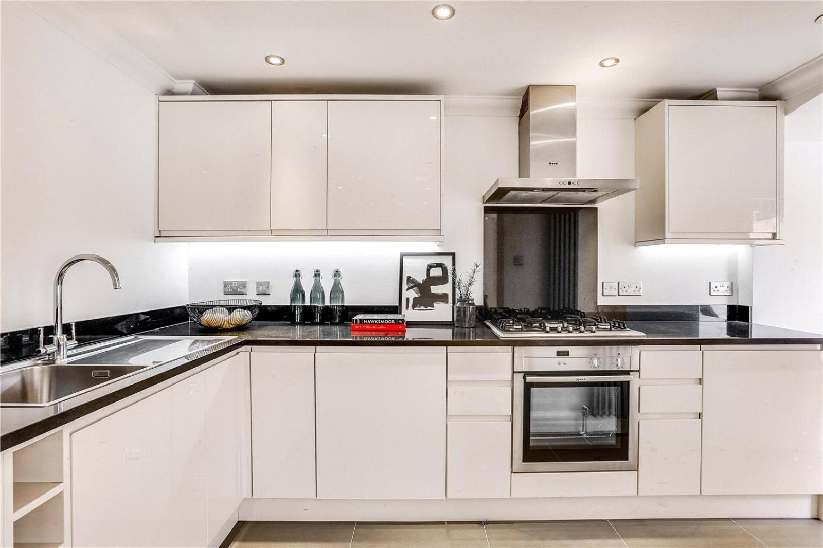 Mayfair Pied de Tier sleeps 6ppl