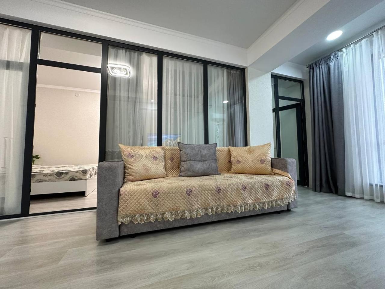 2-bedroom apartment on city center near Sheraton Hotel view 3
