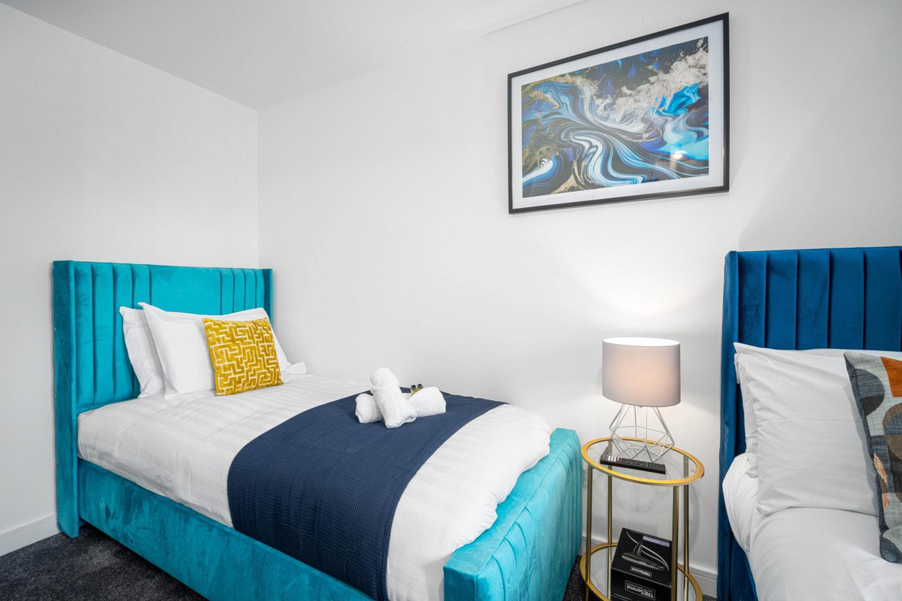 Contractors & Families Delight - Spacious 3-Bed Accommodation Sleeps 7, Snooker Table, Smart TV, Netflix, Parking, Derby City Centre view 3