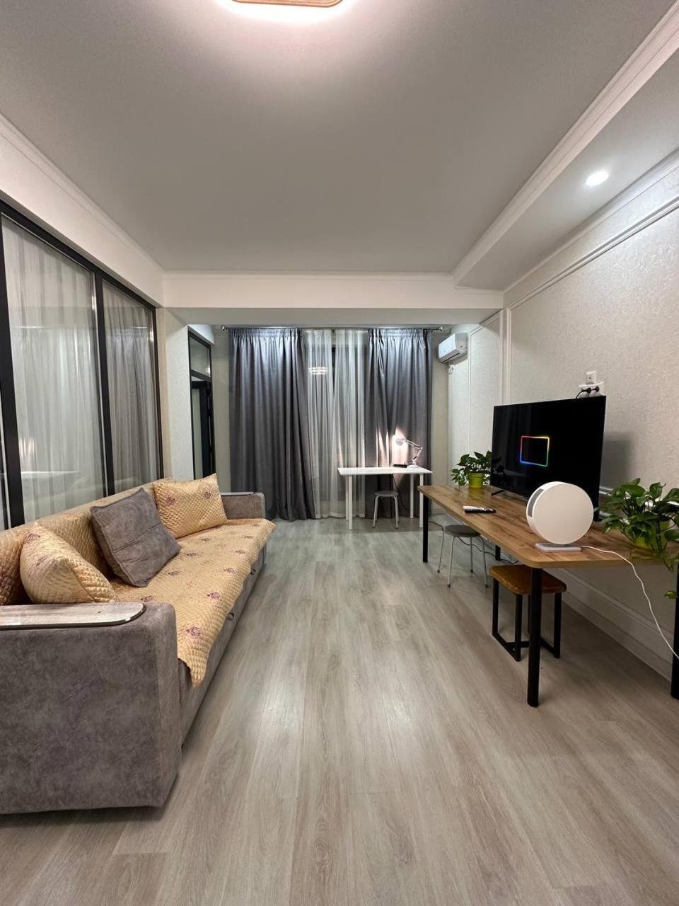 2-bedroom apartment on city center near Sheraton Hotel view 2
