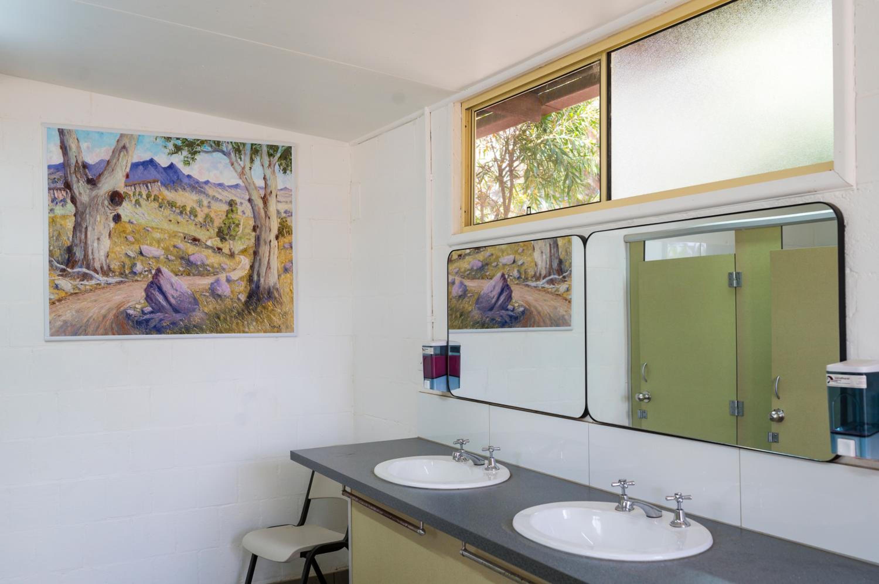 Inglewood Motel and Caravan Park Victoria