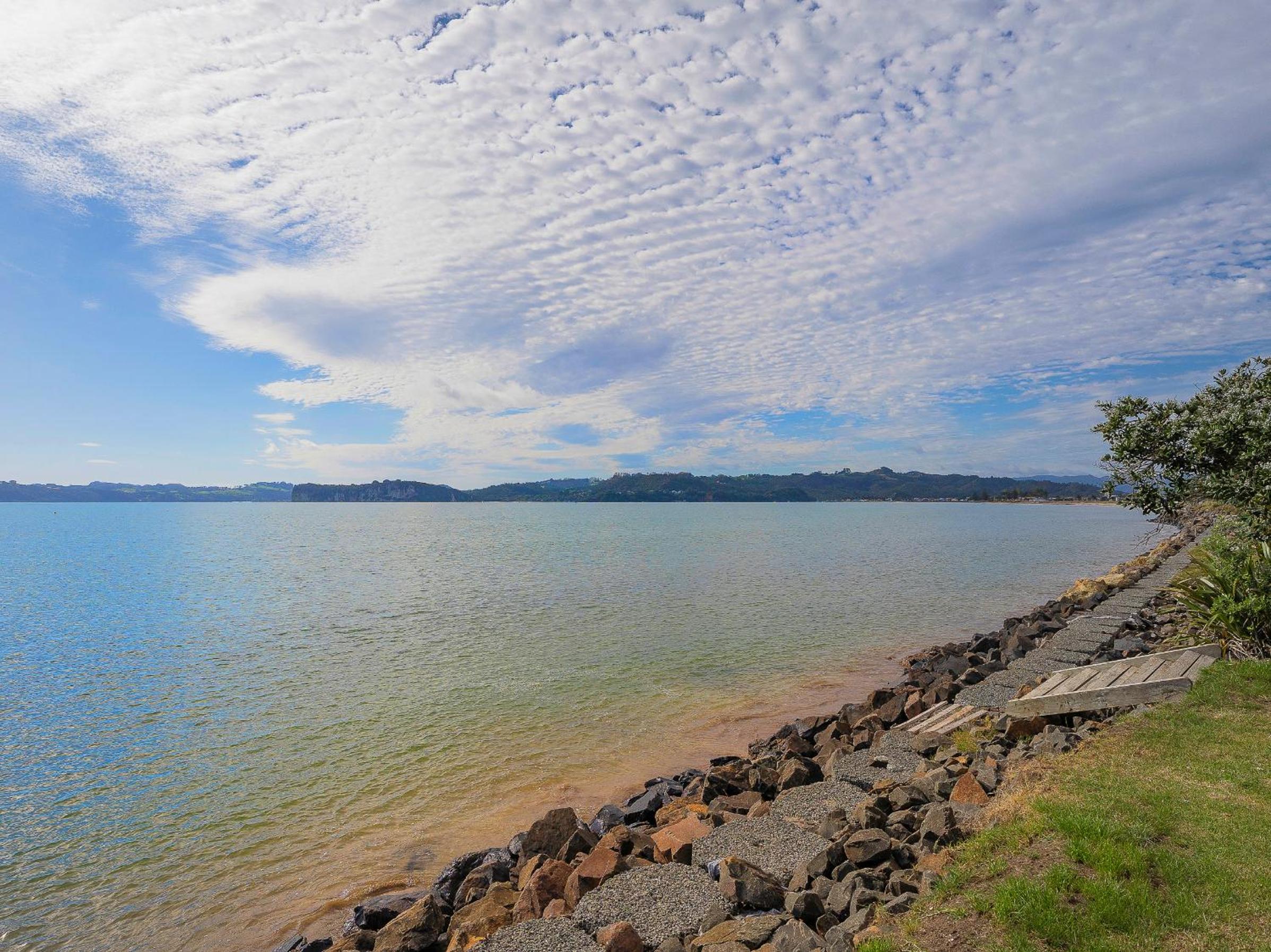 Buffalo Hill - Whitianga Holiday Home view 5