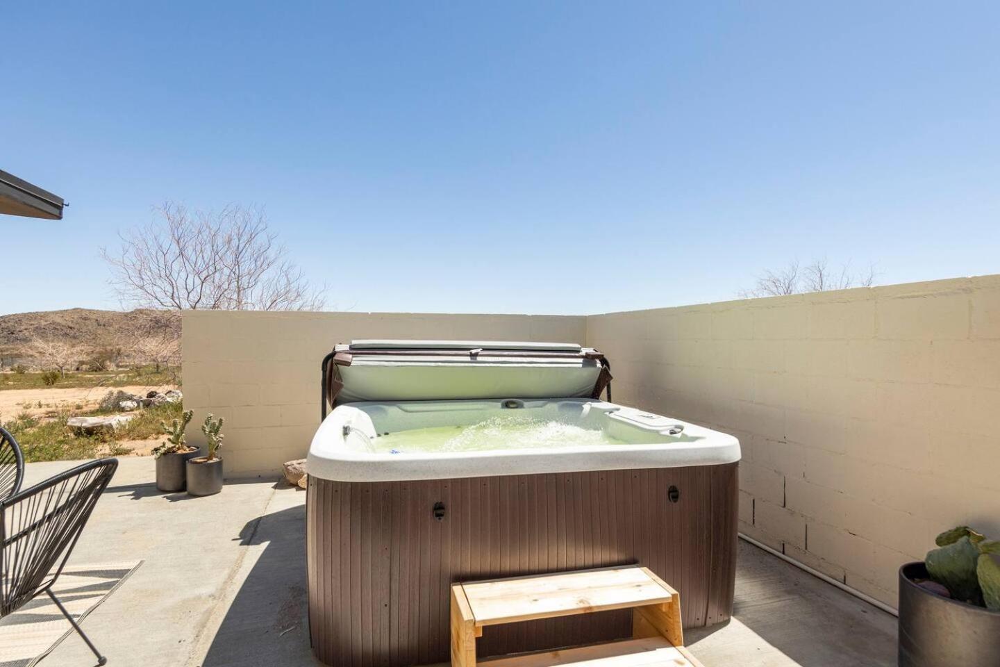 Starlight Mesa Private Getaway with High Desert Magic view 3