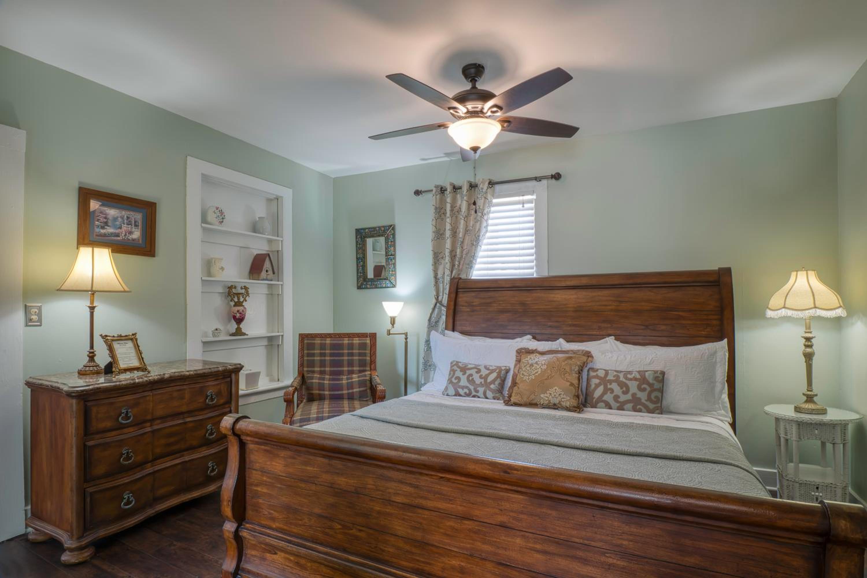 Victorian House Bed and Breakfast