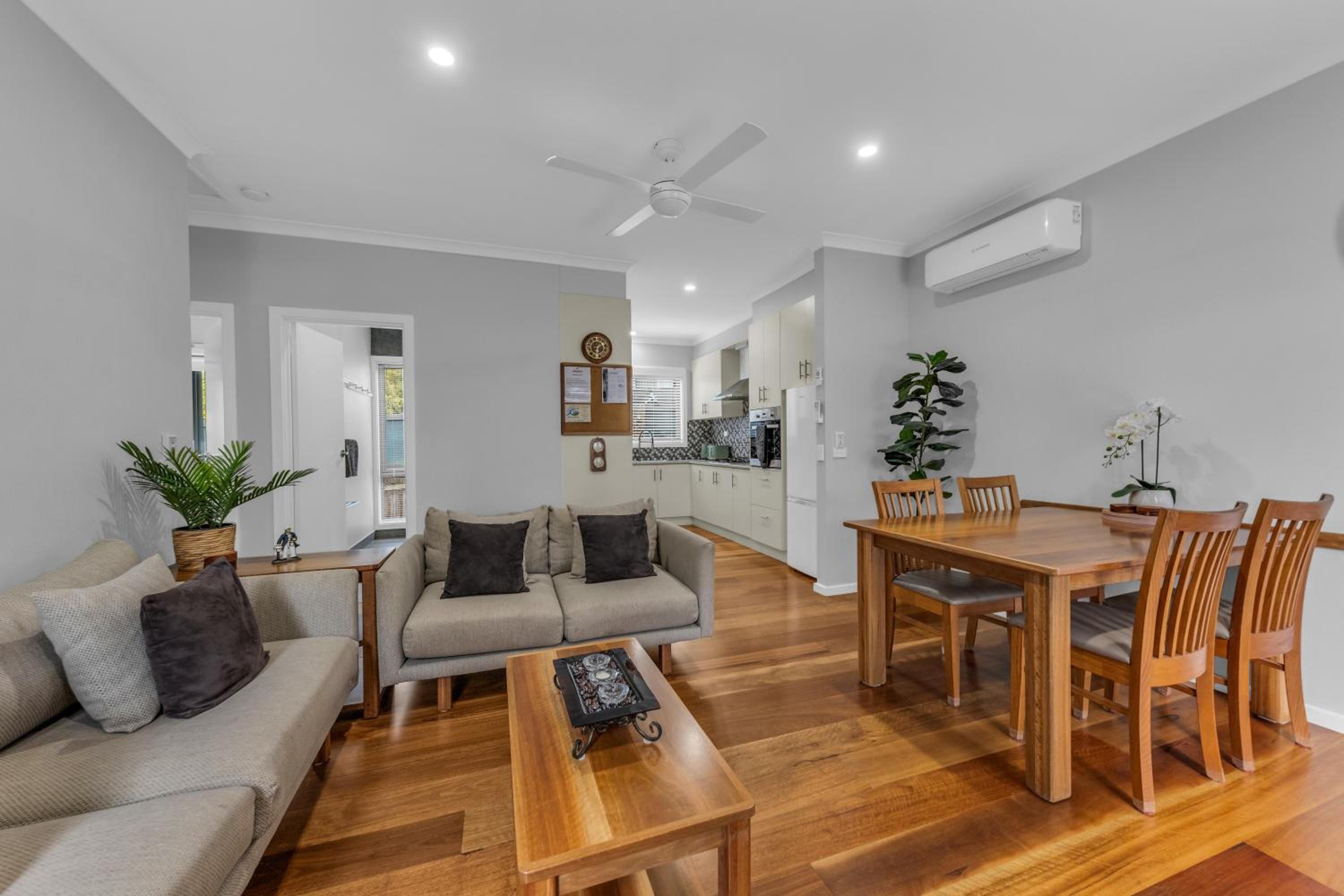 29 Mirrabooka Road, Mallacoota - Eagle View House