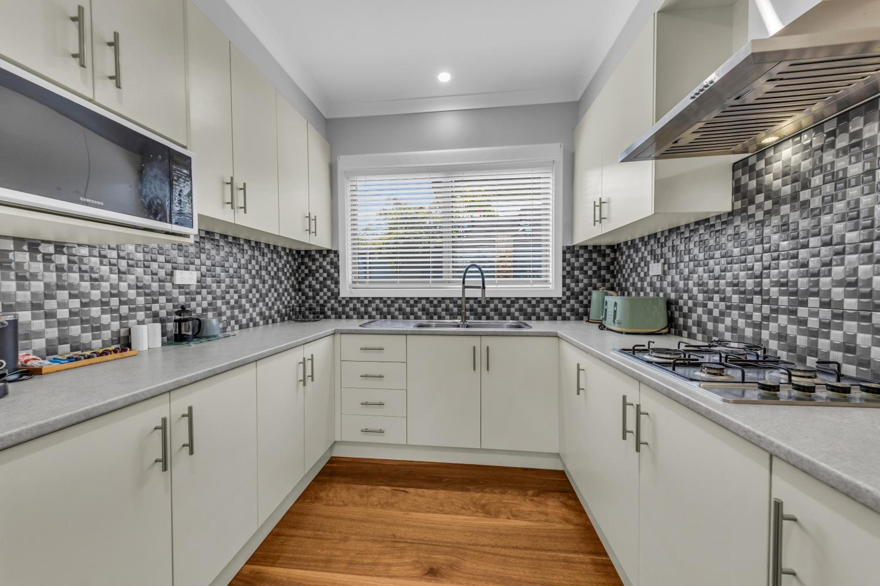 29 Mirrabooka Road, Mallacoota - Eagle View House