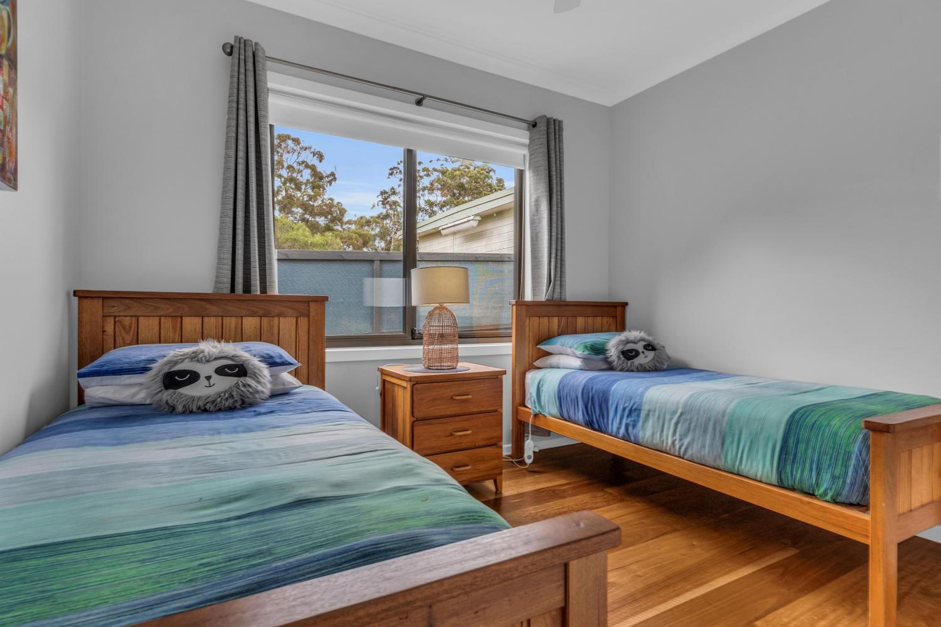 29 Mirrabooka Road, Mallacoota - Eagle View House