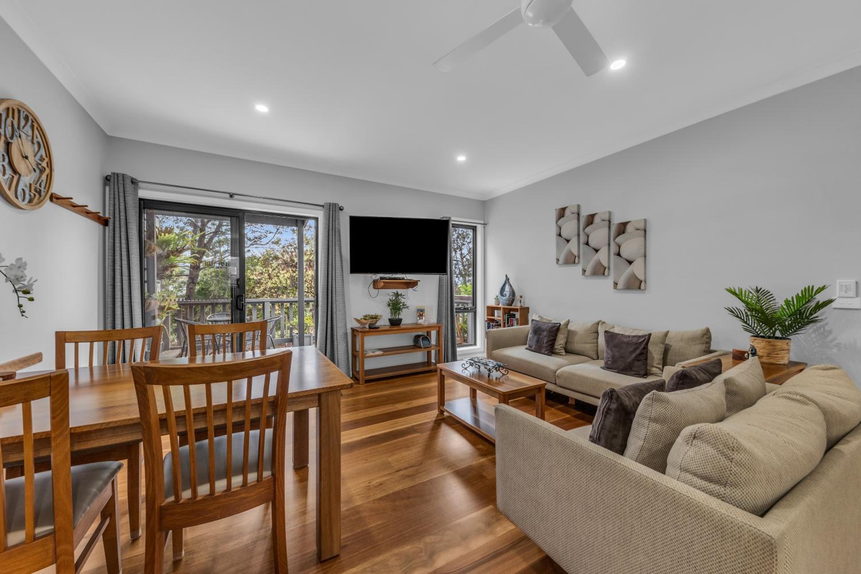 29 Mirrabooka Road, Mallacoota - Eagle View House