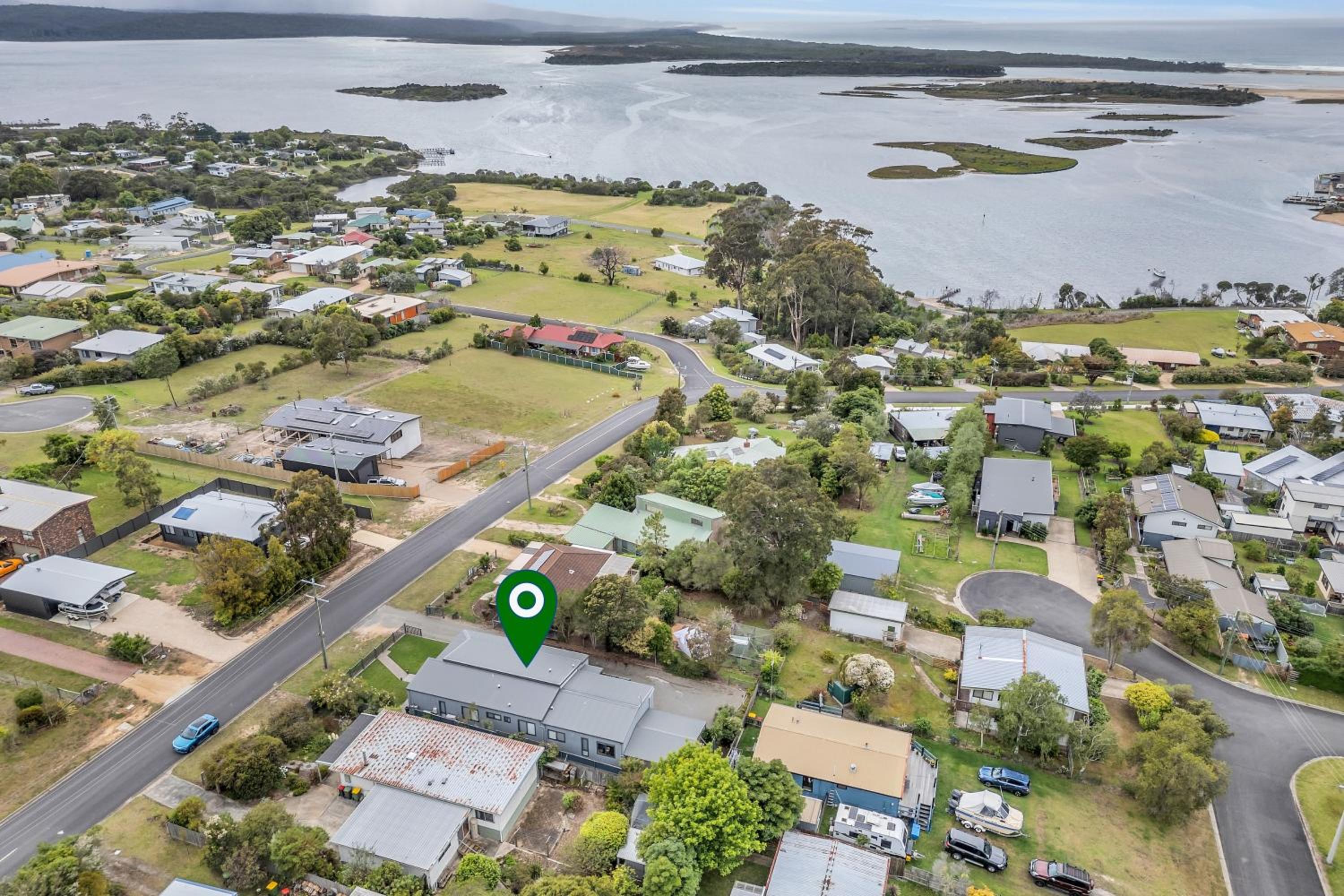 29 Mirrabooka Road, Mallacoota - Eagle View House