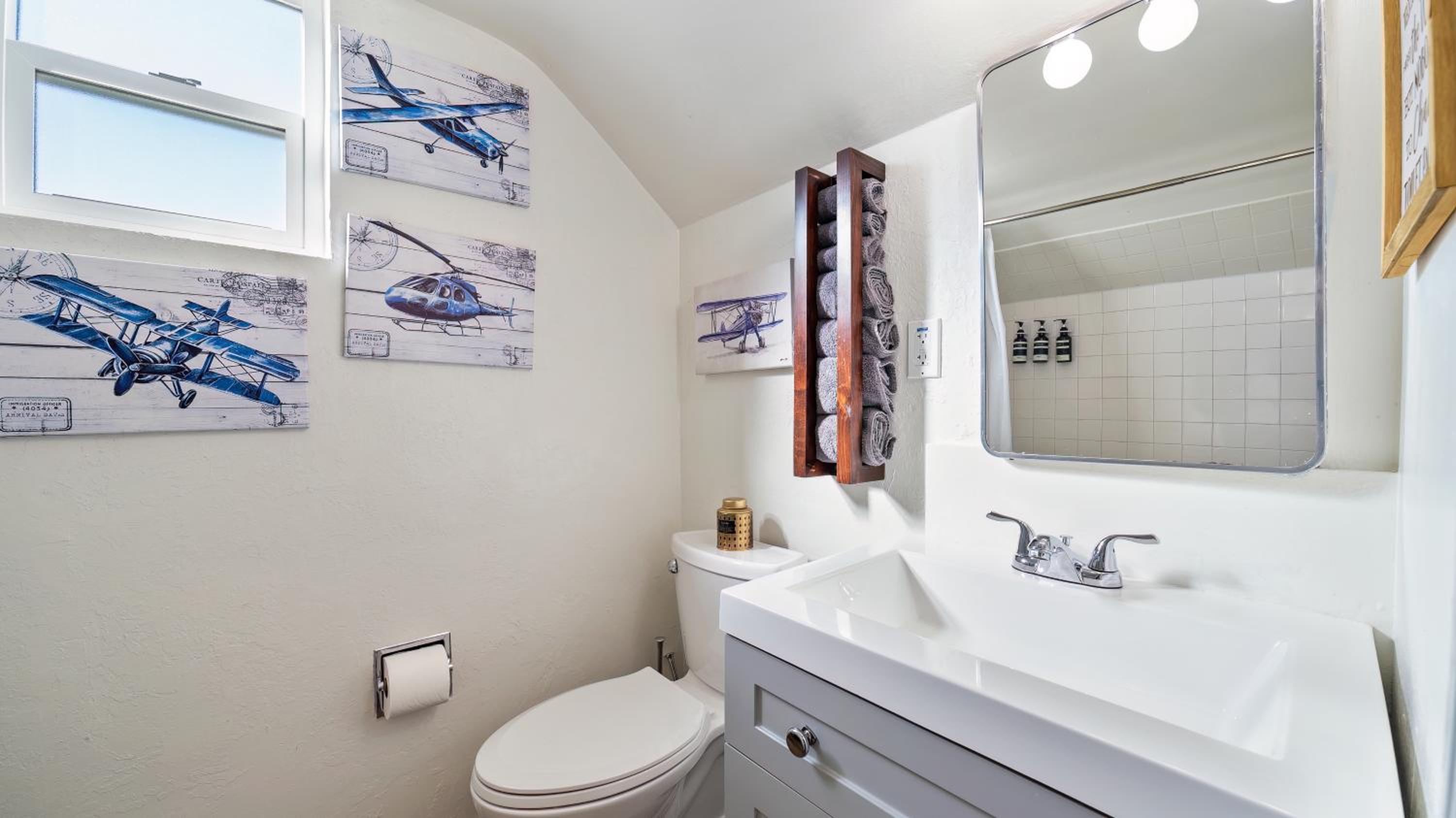 Reno Vacations - Midtown Flight Deck: 2BR Gem - Property Image 27
