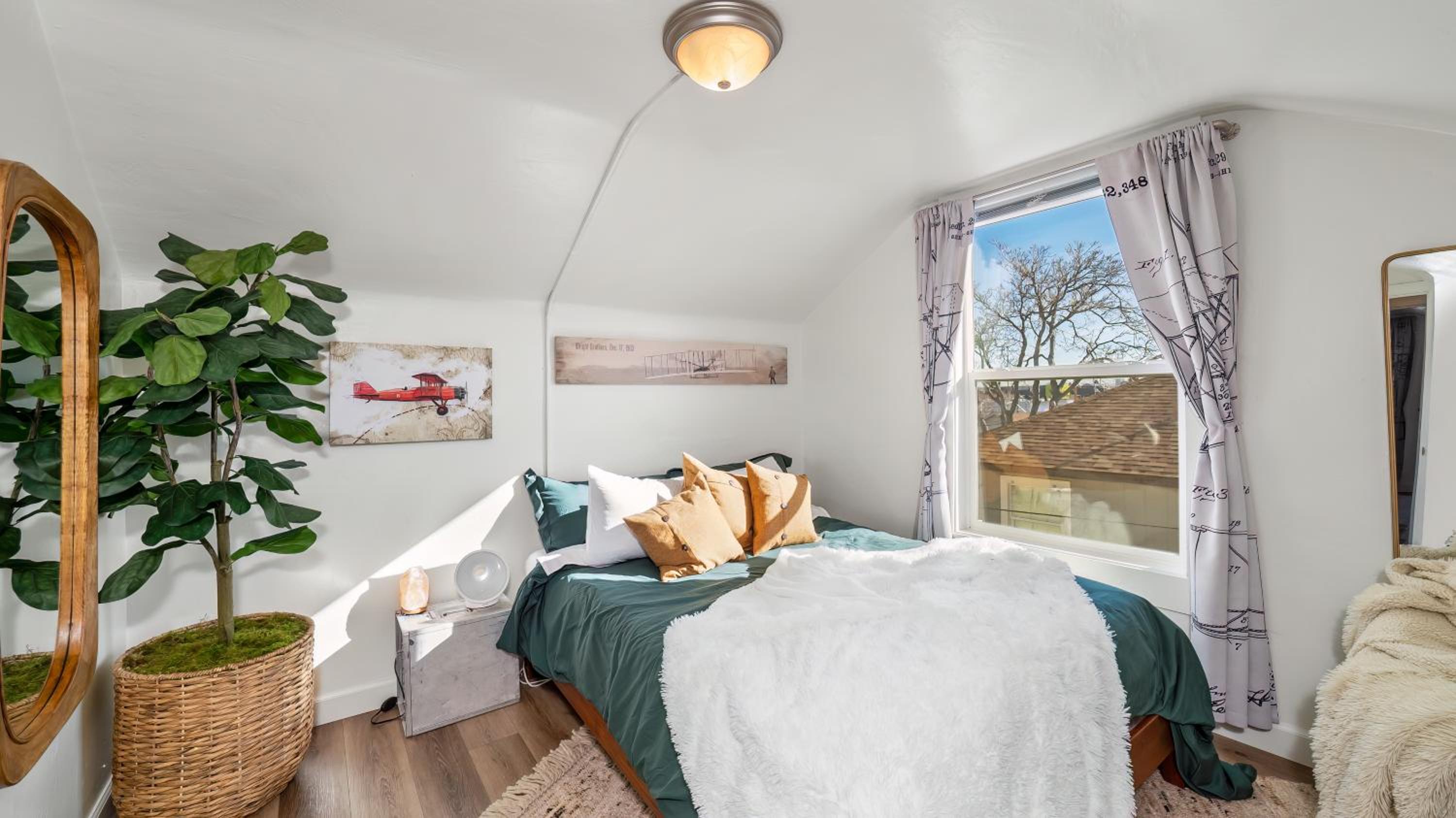 Reno Vacations - Midtown Flight Deck: 2BR Gem - Property Image 26