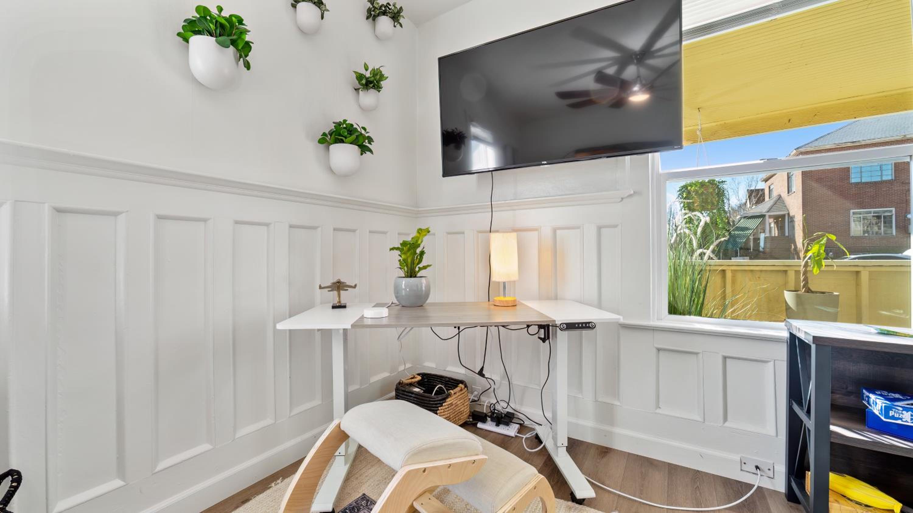 Reno Vacations - Midtown Flight Deck: 2BR Gem - Property Image 24