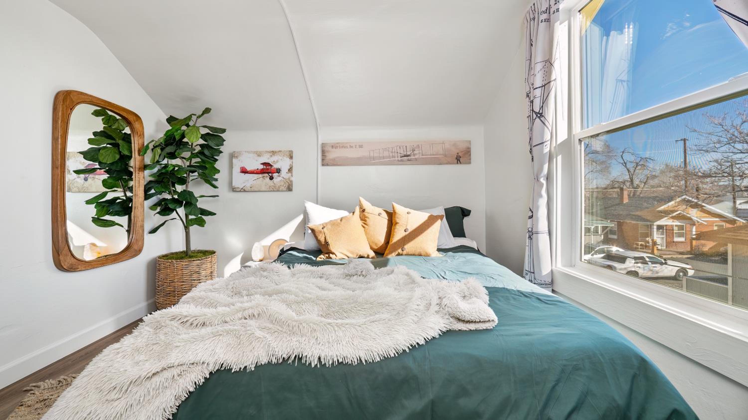 Reno Vacations - Midtown Flight Deck: 2BR Gem - Property Image 11