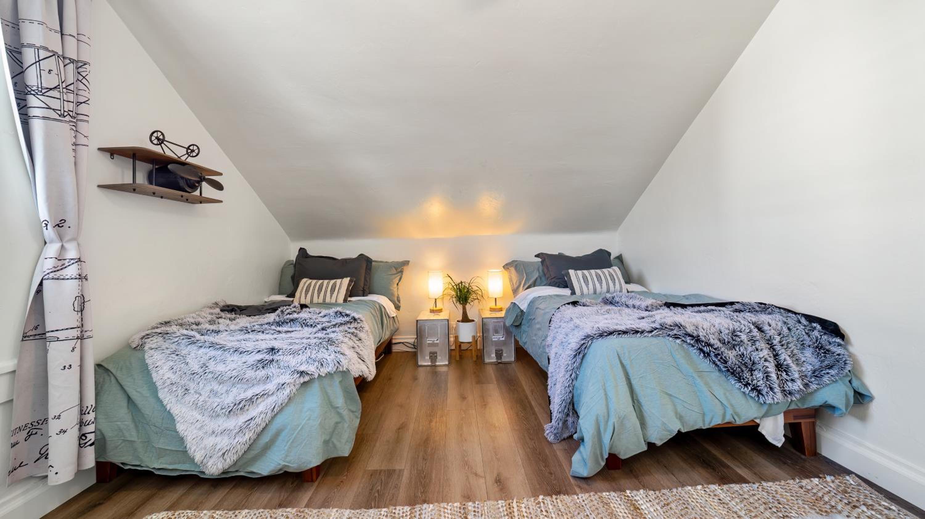 Reno Vacations - Midtown Flight Deck: 2BR Gem - Property Image 13