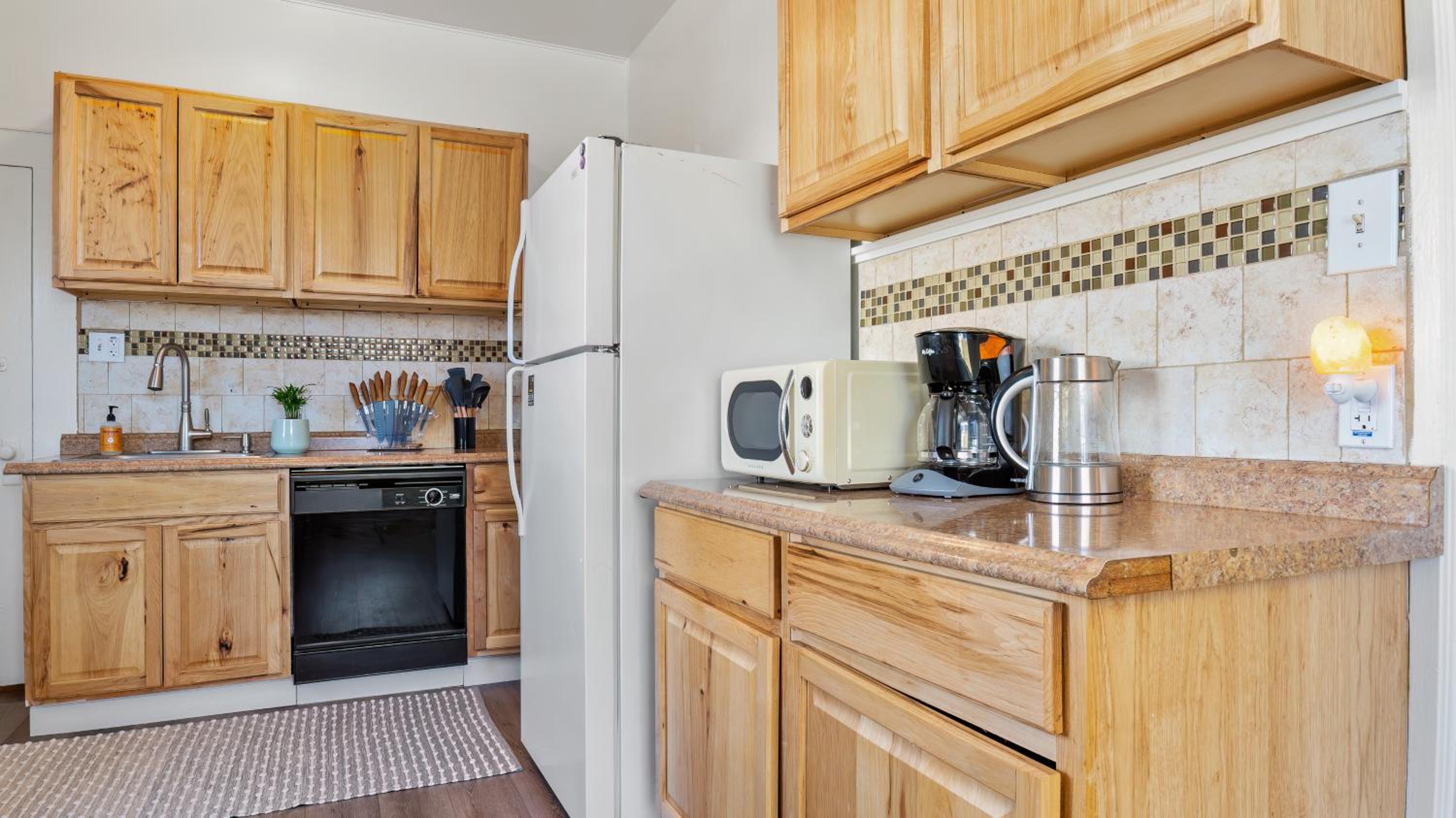 Reno Vacations - Midtown Flight Deck: 2BR Gem - Property Image 15