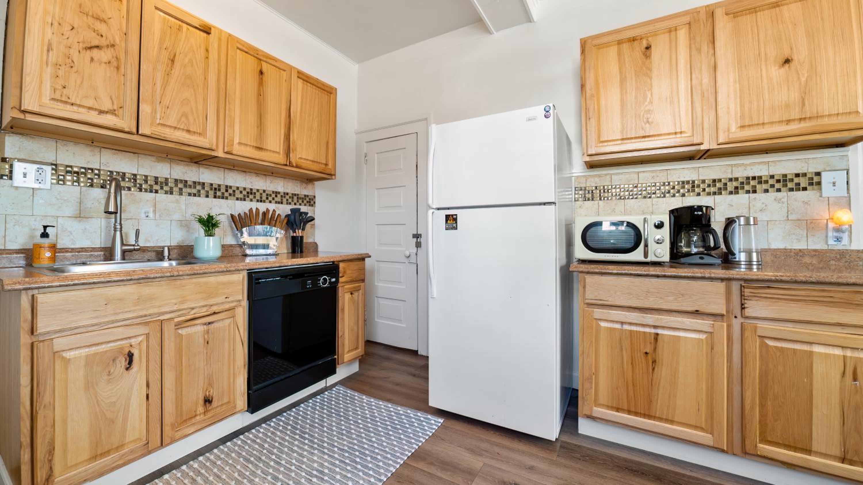 Reno Vacations - Midtown Flight Deck: 2BR Gem - Property Image 20