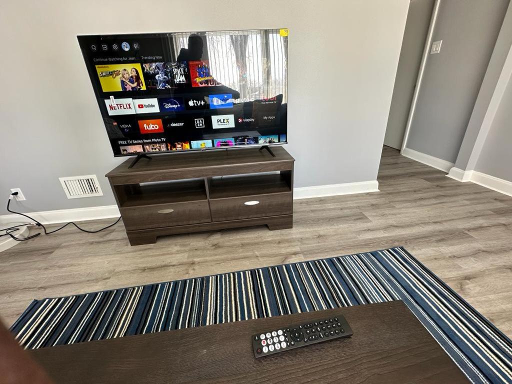 Spotless 2 Bedrooms Suite 2 in Winnipeg