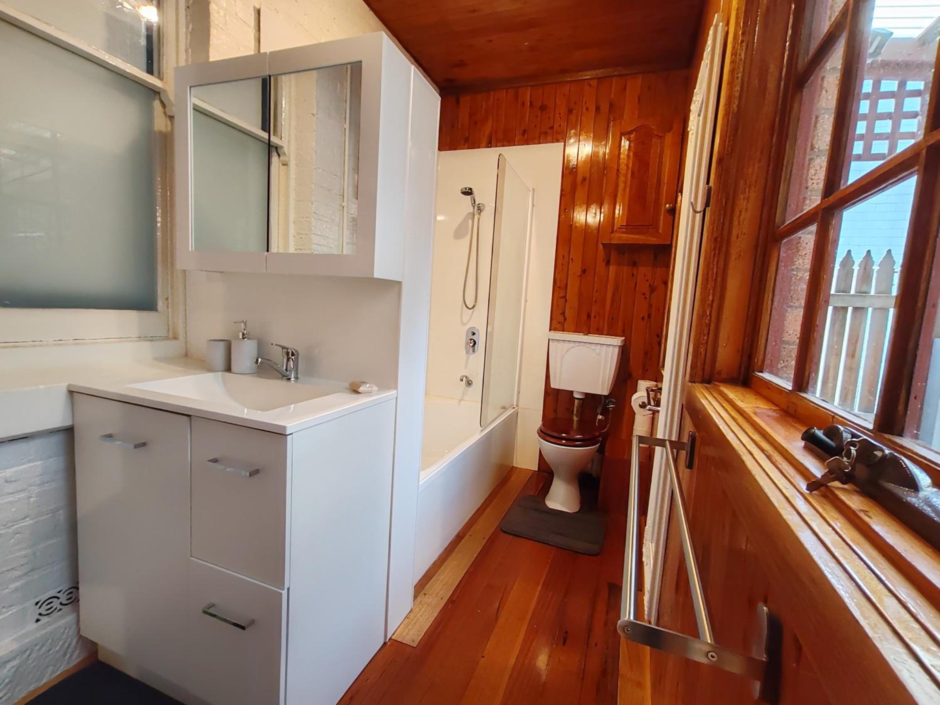 Campbell St Cottage, Hobart CBD