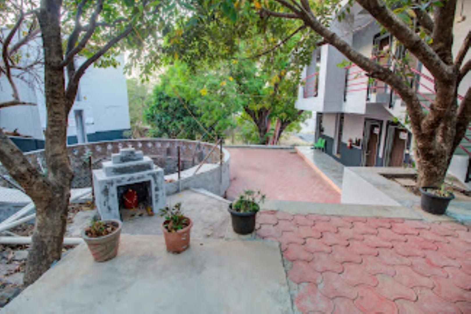 Prakruti Ayurvedic Health Resort,Sarkhal