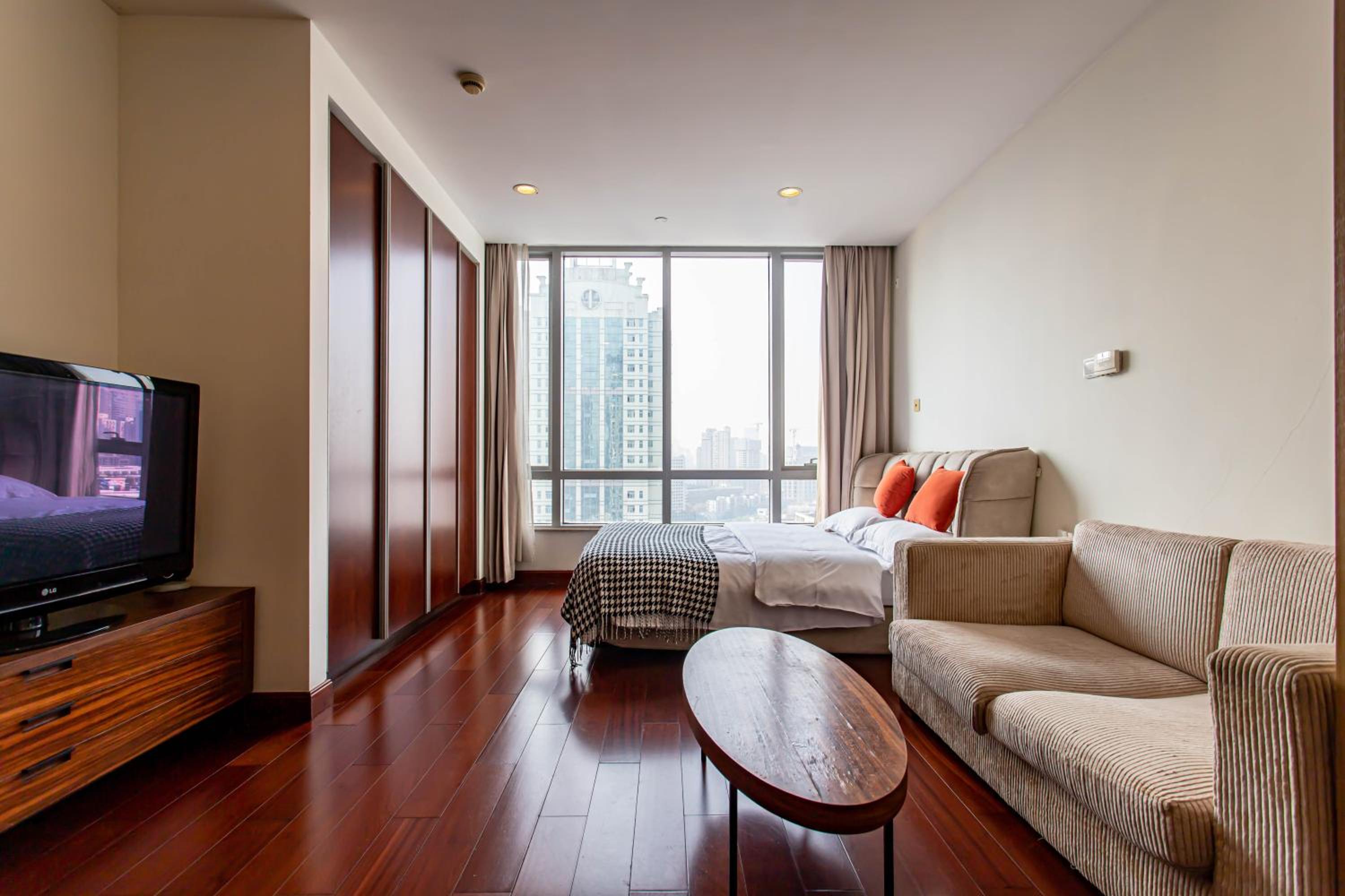 River House Near The Peoples Square And The Bund
