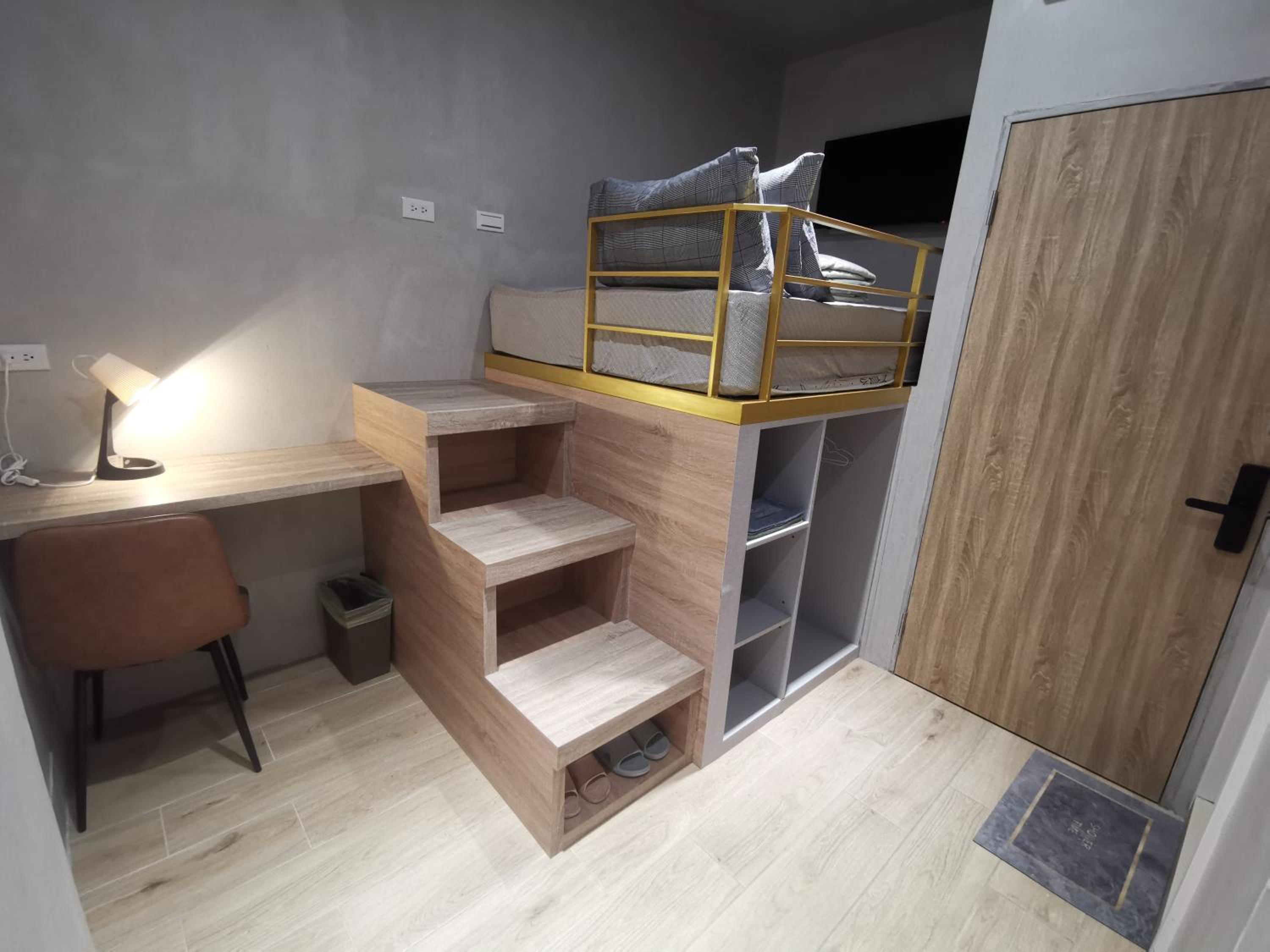 橙舍一館 TW Hostel I