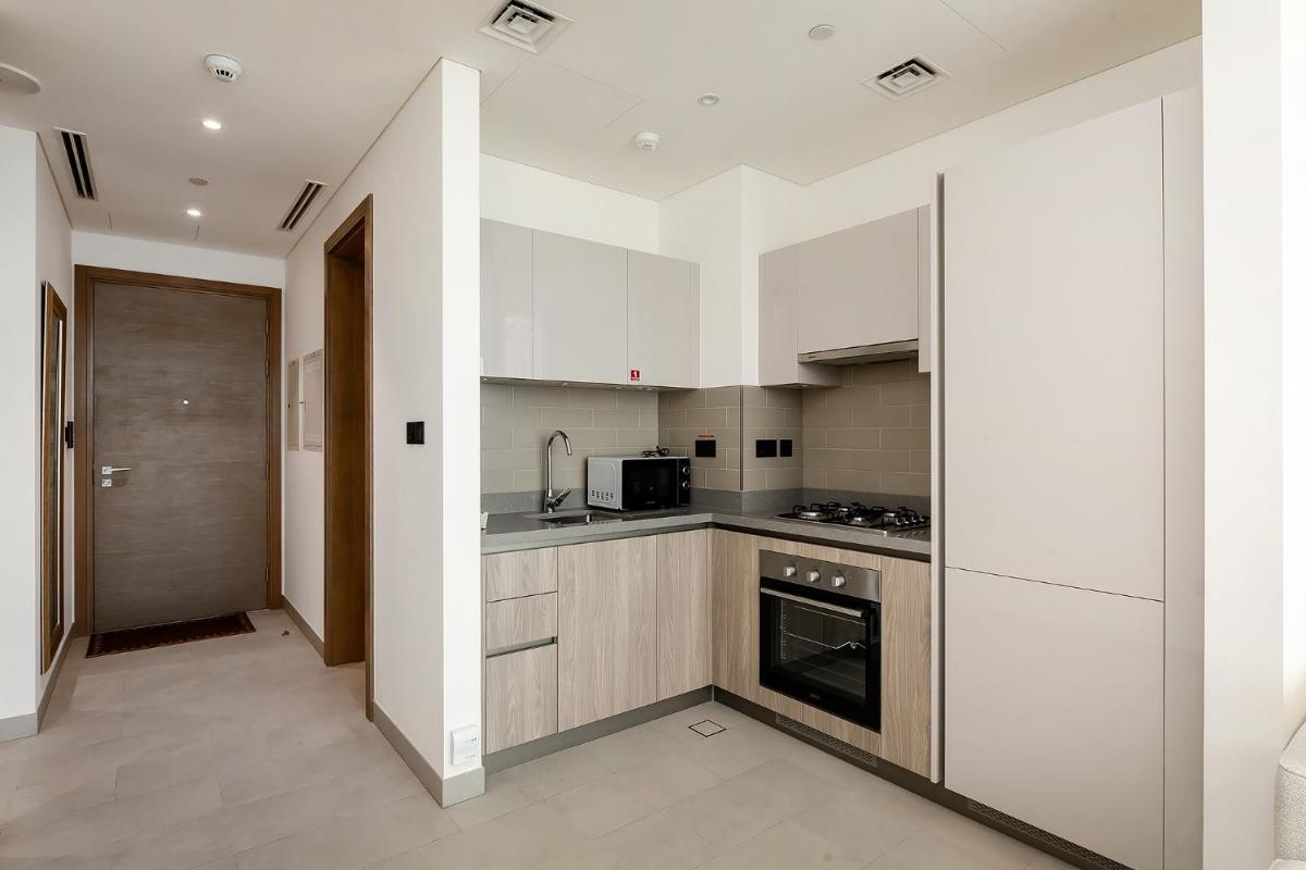 Modern 1bdr at Sobha Waves