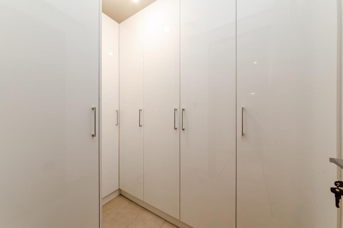 Modern 1bdr at Sobha Waves