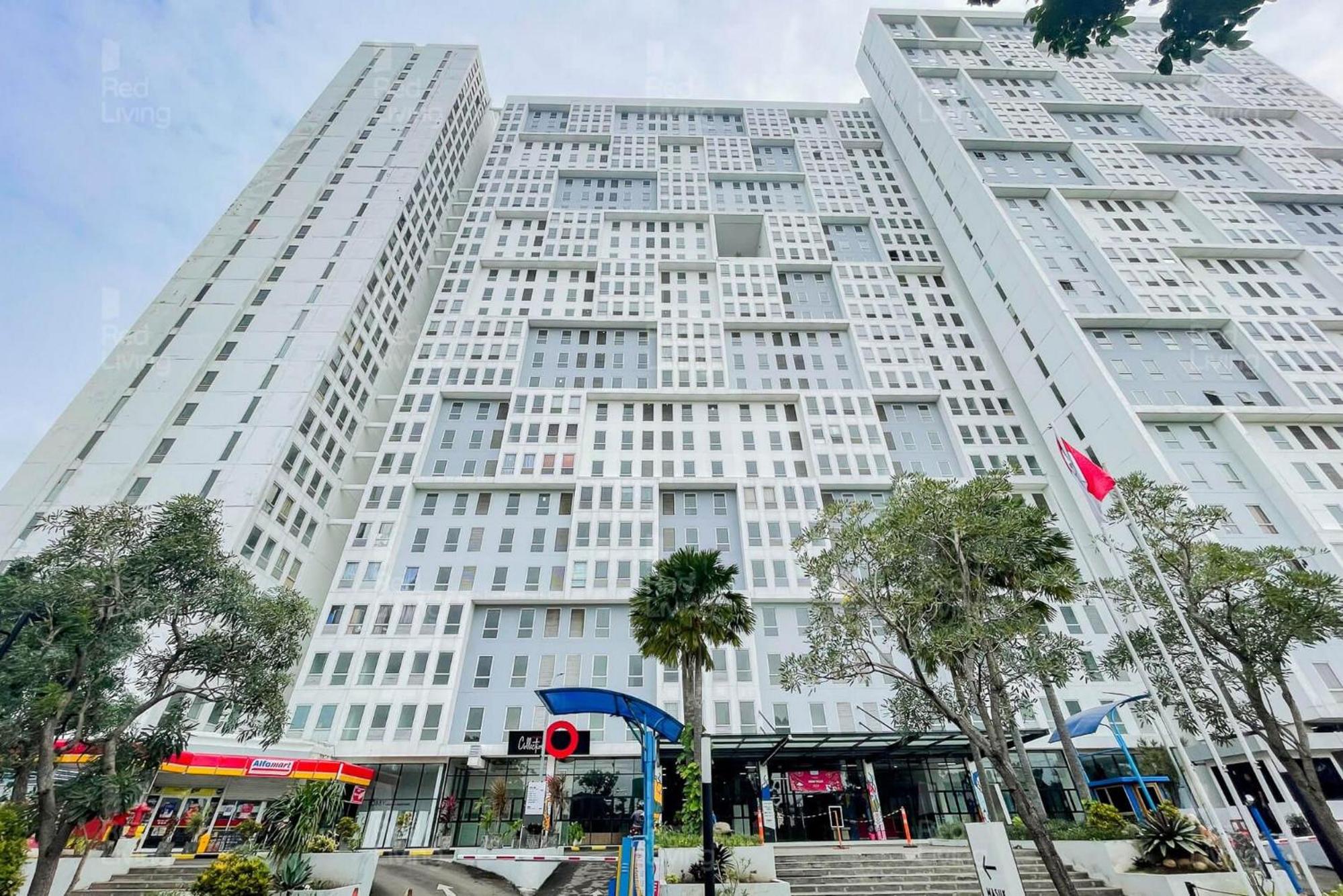 RedLiving Apartemen Patra Land Urbano - Iconic Room Tower Mid-West view 3