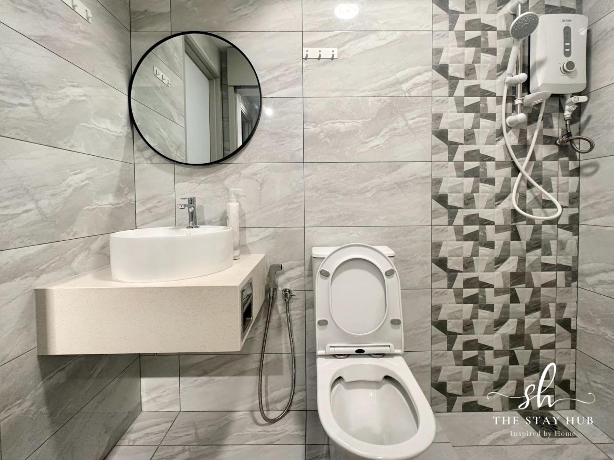 Arte Cheras Luxury Suites - Near TBS & MRT - Easy Access to TRX, Stadium -Bukit Jalil, KLCC- Free 1Parking
