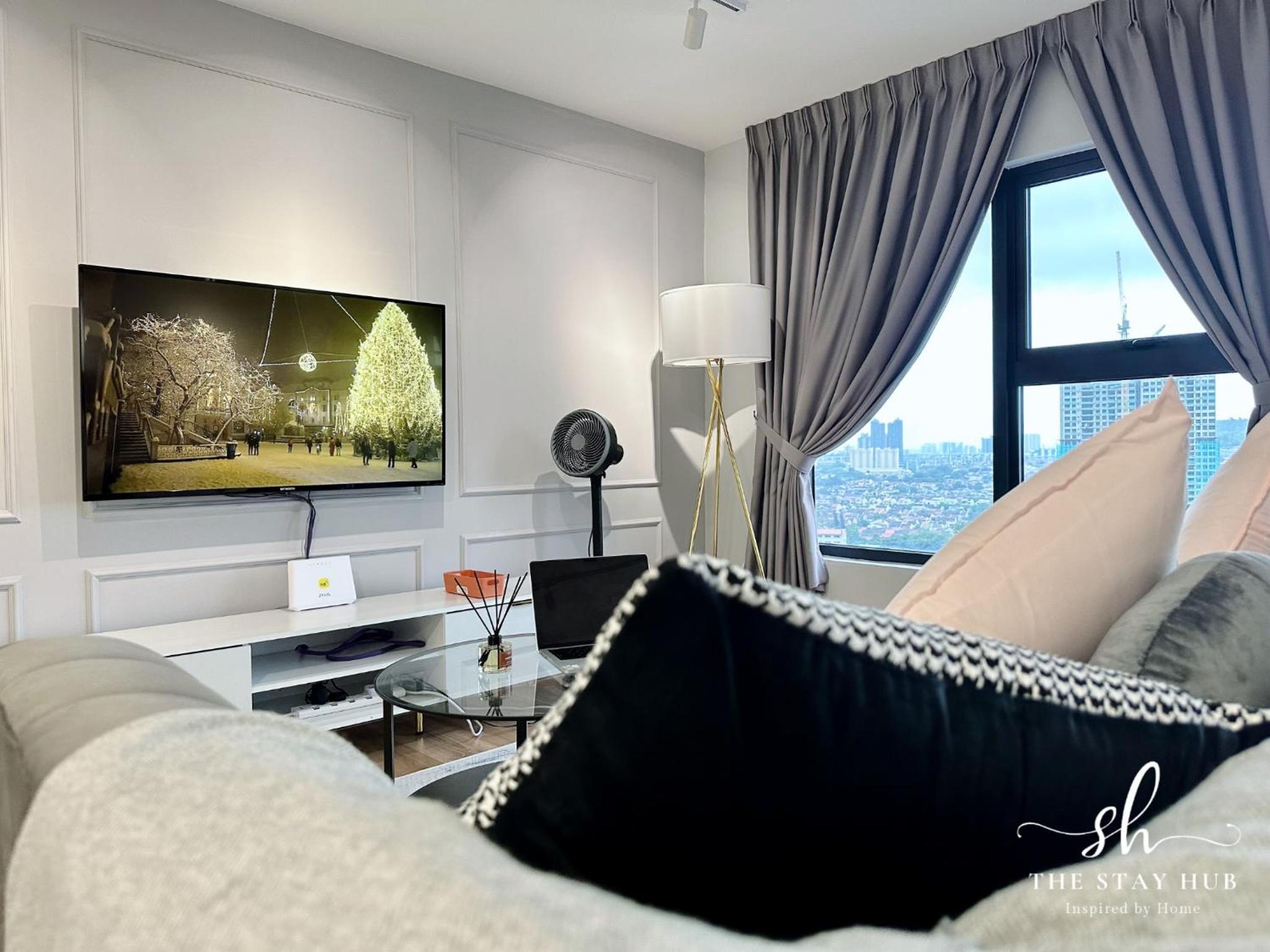 Arte Cheras Luxury Suites - Near TBS & MRT - Easy Access to TRX, Stadium -Bukit Jalil, KLCC- Free 1Parking