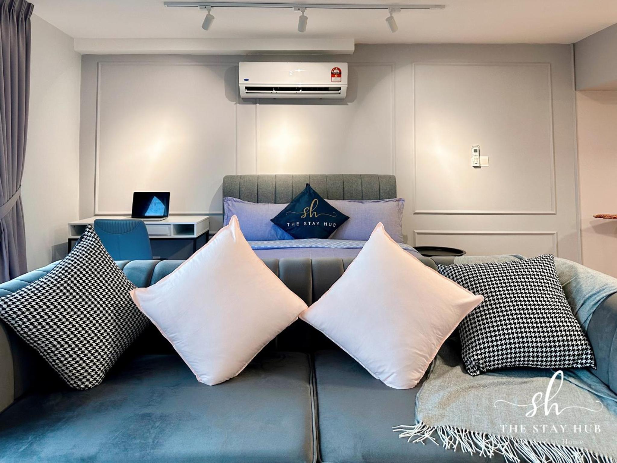 Arte Cheras Luxury Suites - Near TBS & MRT - Easy Access to TRX, Stadium -Bukit Jalil, KLCC- Free 1Parking