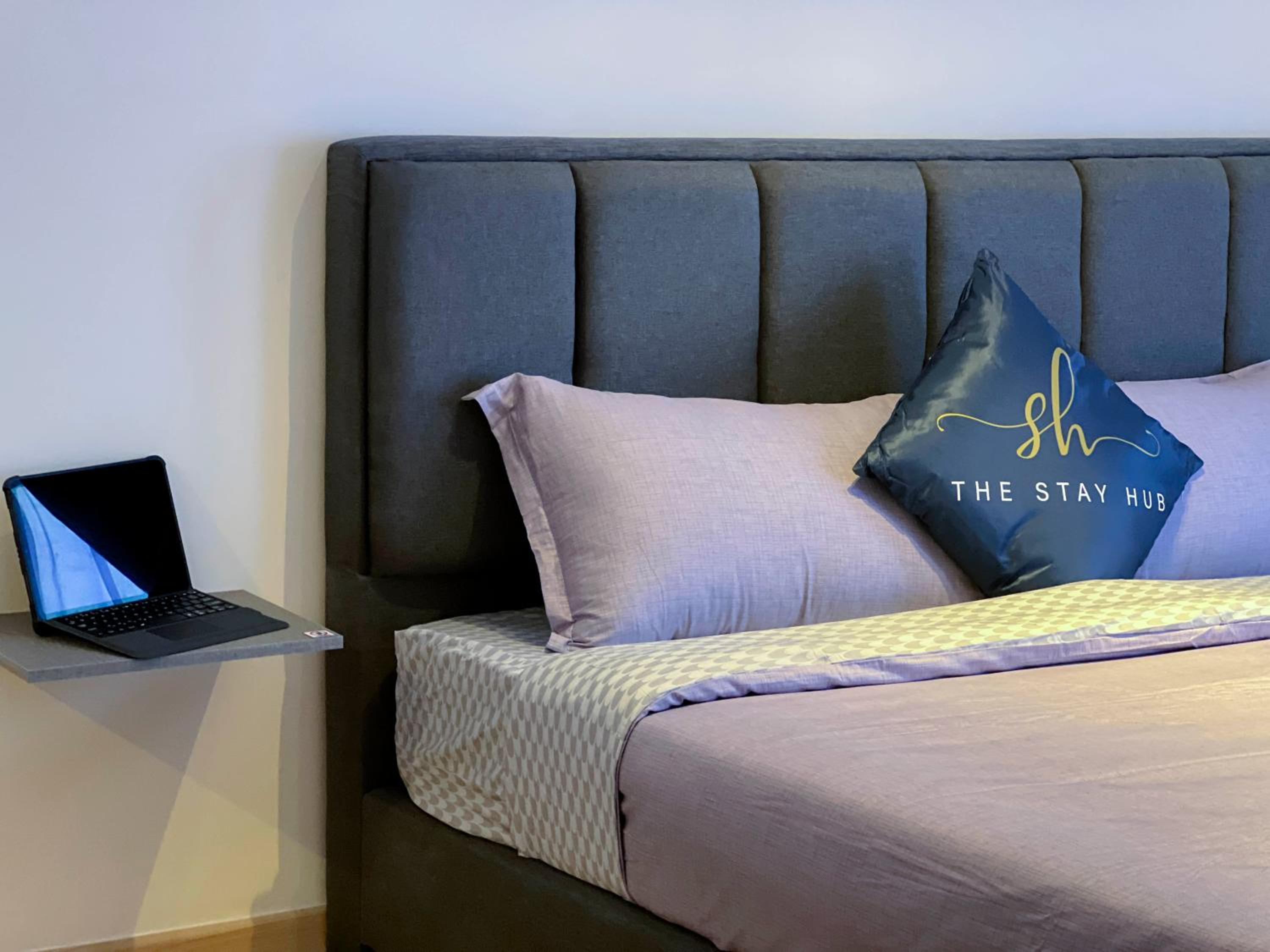 Arte Cheras Luxury Suites - Near TBS & MRT - Easy Access to TRX, Stadium -Bukit Jalil, KLCC- Free 1Parking