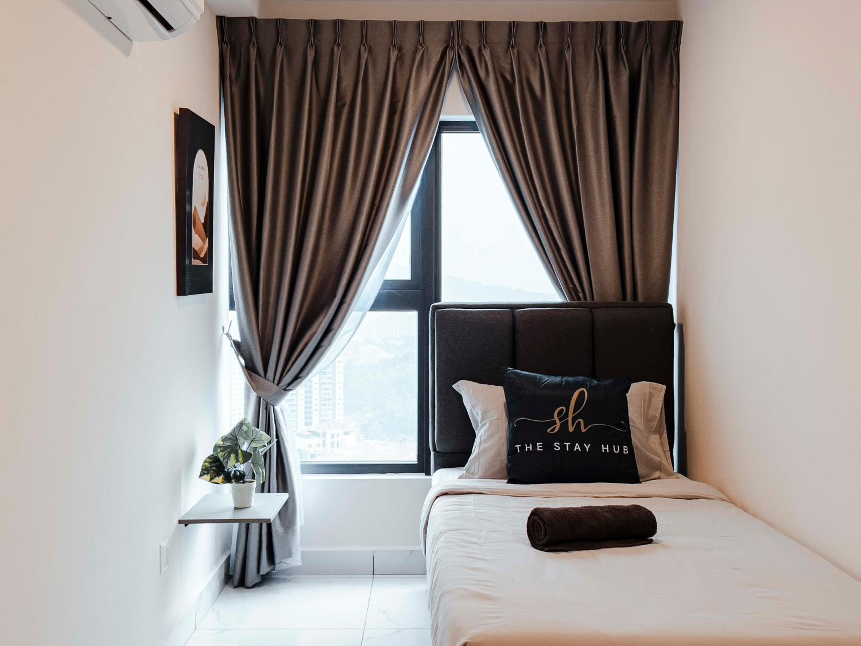 Arte Cheras Luxury Suites - Near TBS & MRT - Easy Access to TRX, Stadium -Bukit Jalil, KLCC- Free 1Parking