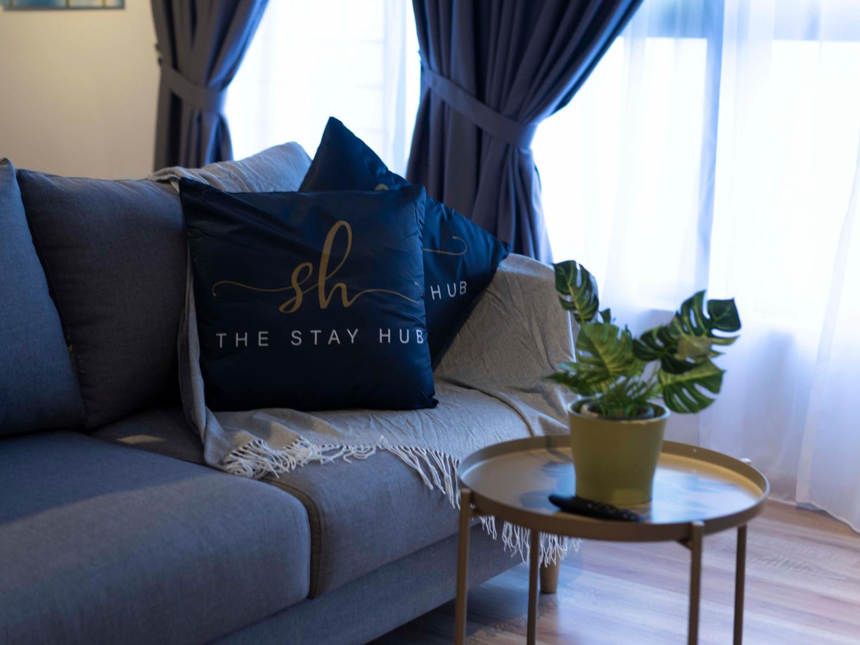 Arte Cheras Luxury Suites - Near TBS & MRT - Easy Access to TRX, Stadium -Bukit Jalil, KLCC- Free 1Parking