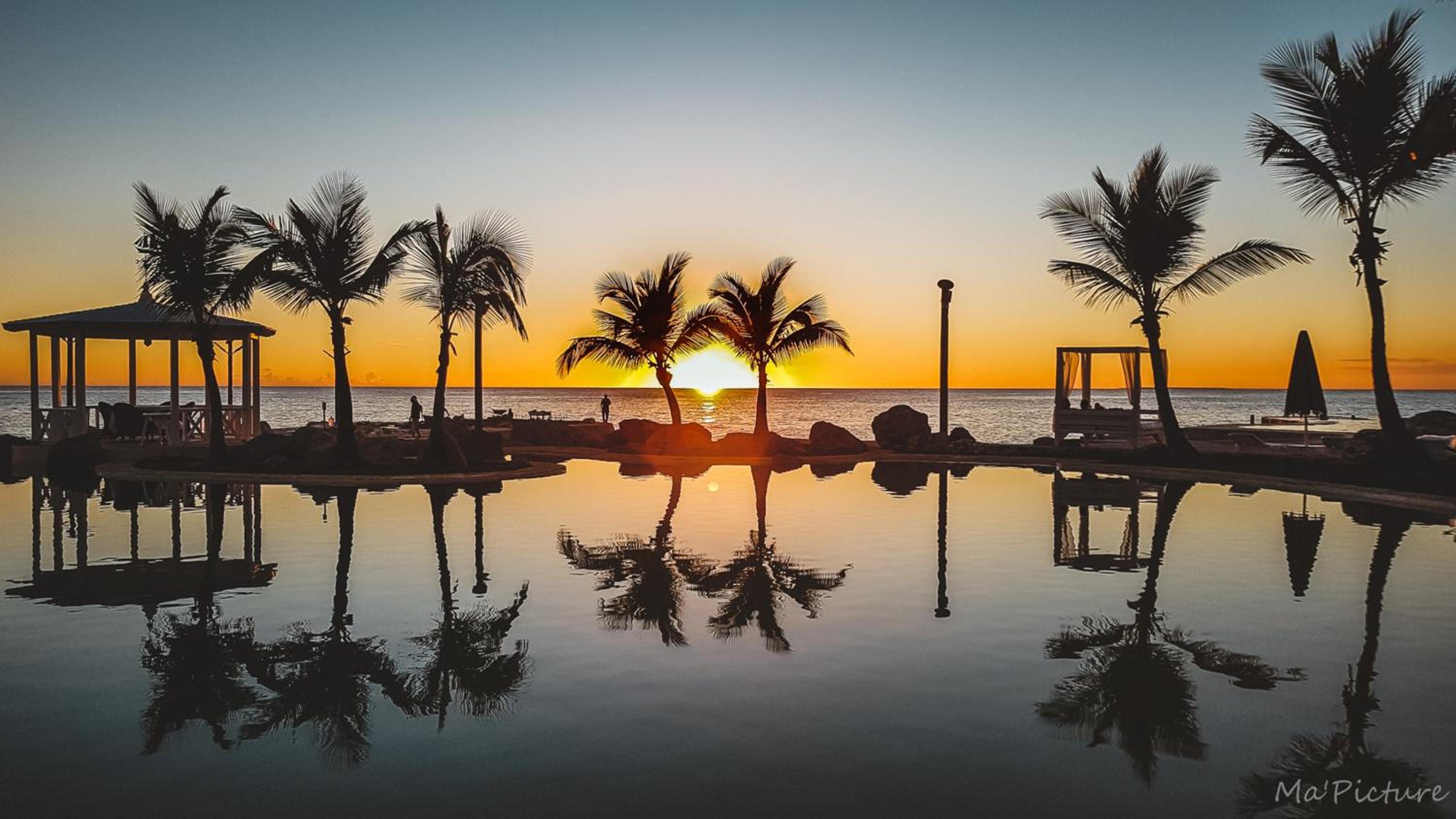TRACADERO Beach Club & Holidays Rentals
