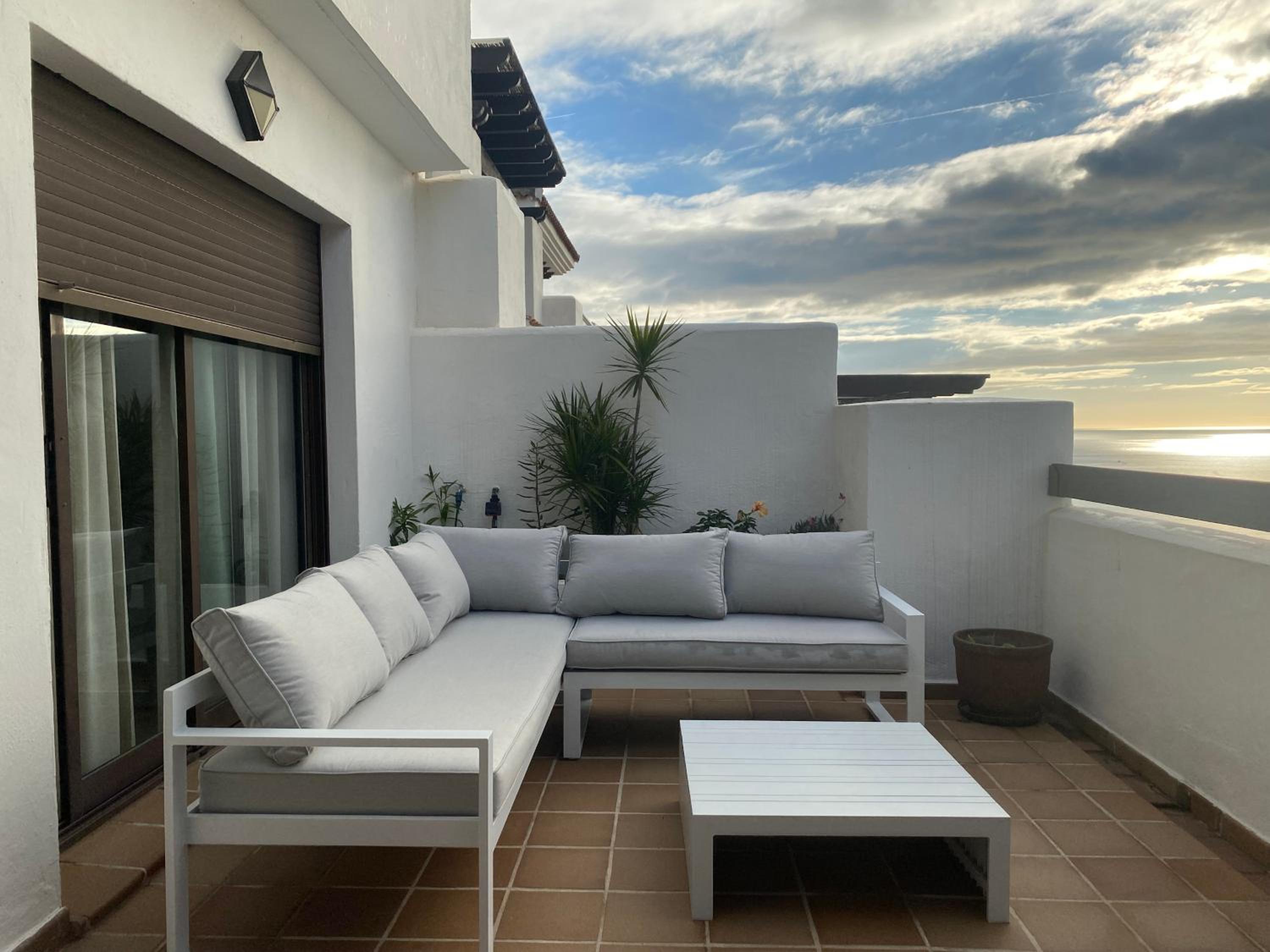 Shanti Sea View Apartment