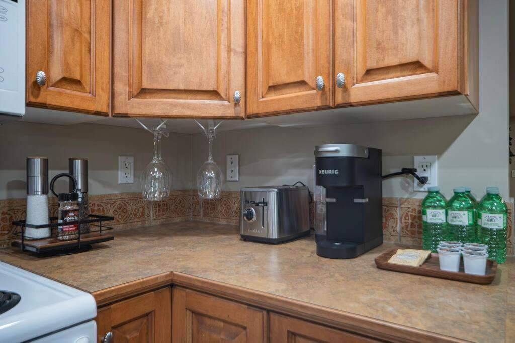 Surrey Vacations - Cozy suite back on Golf course - Property Image 6