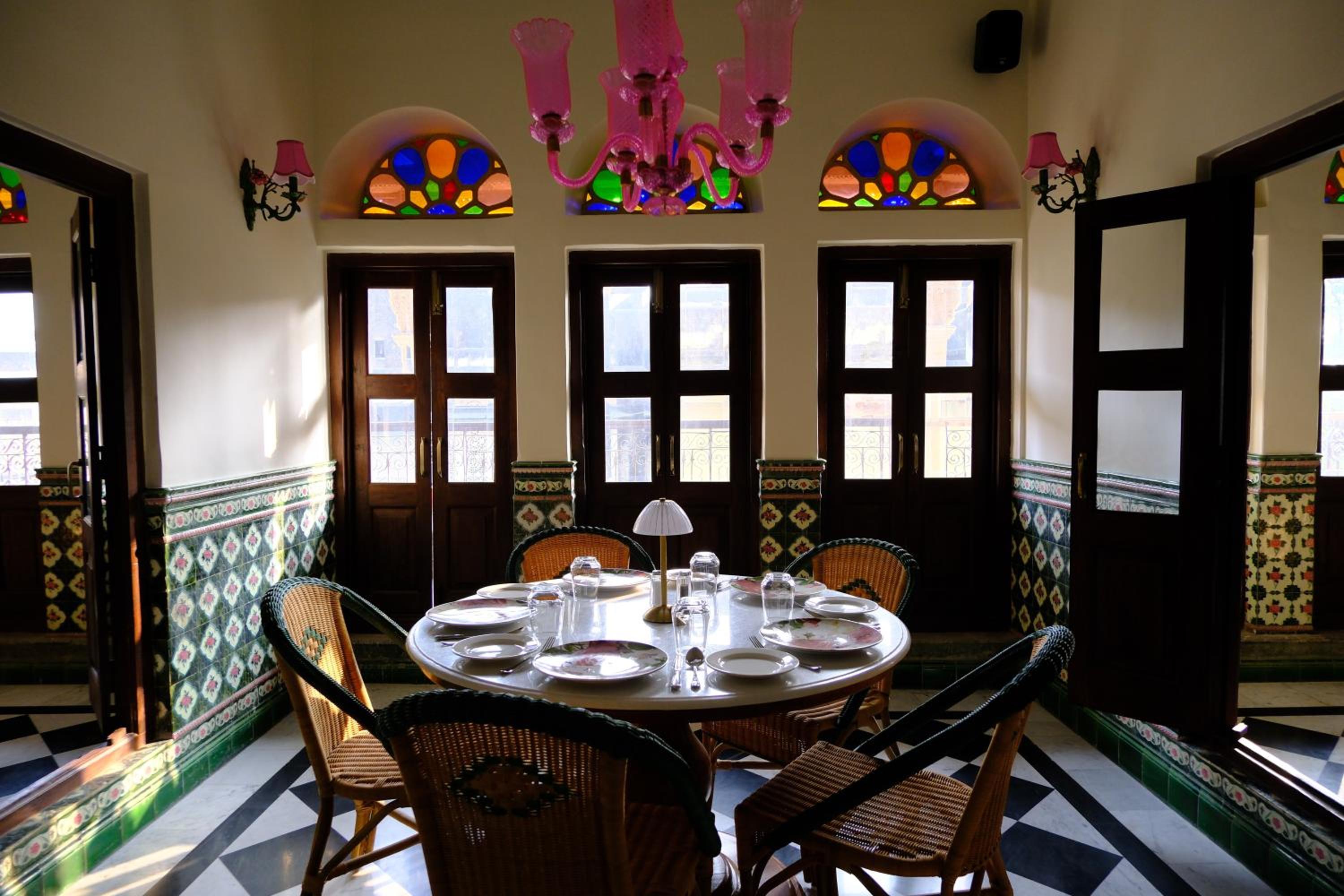 dining