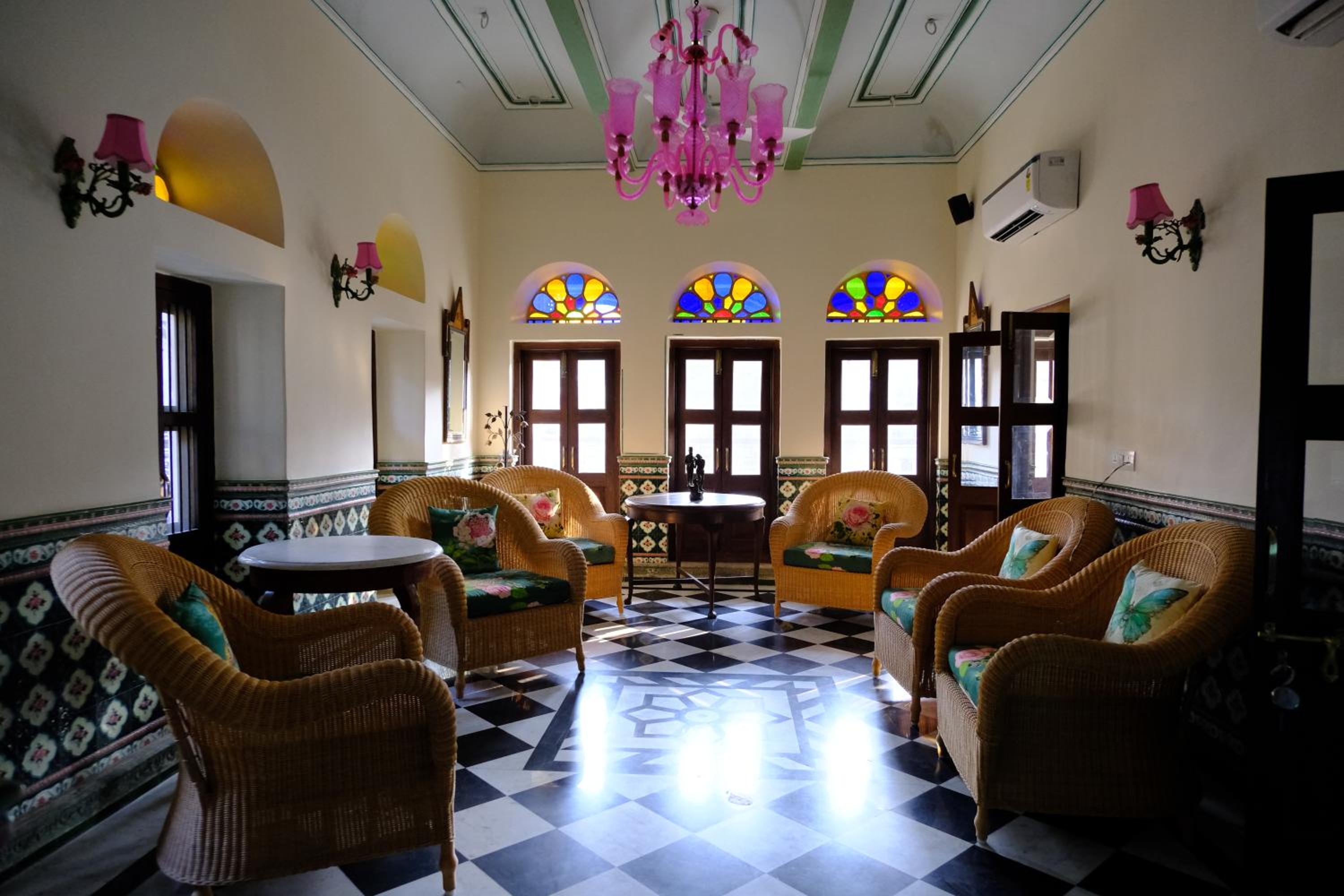 lounge