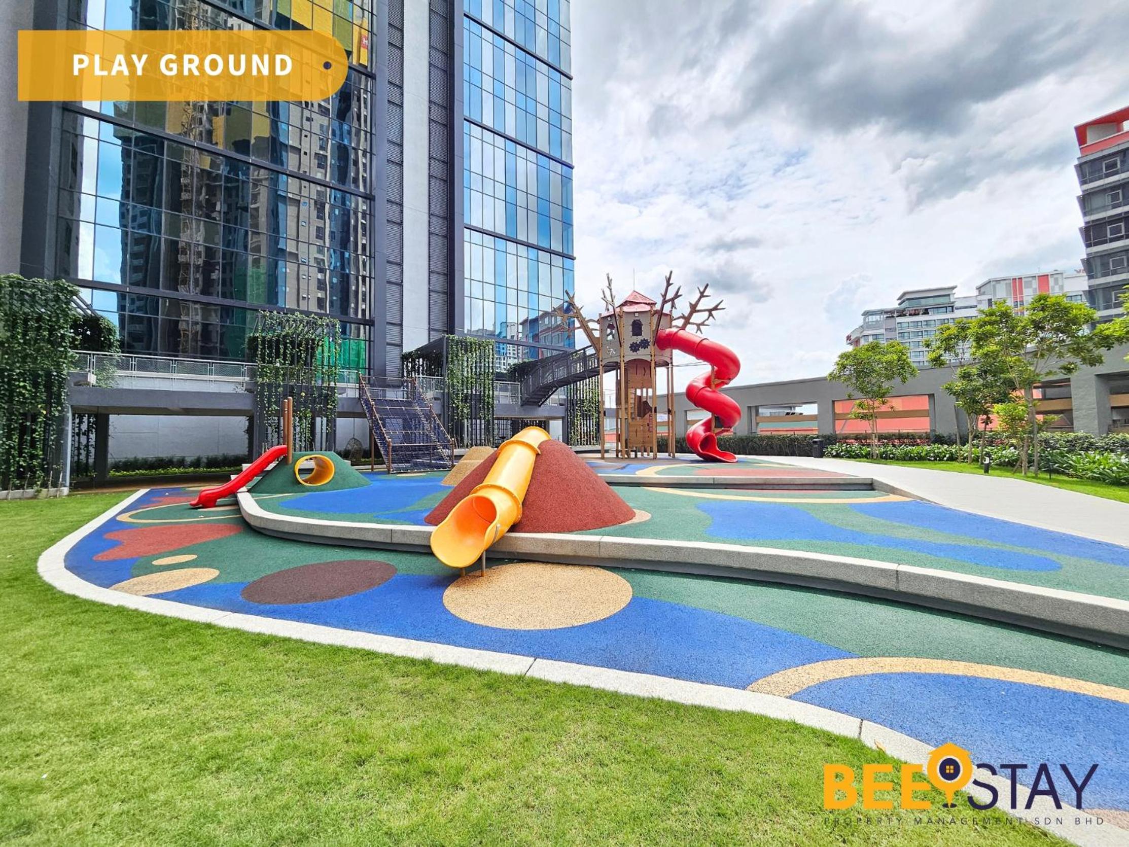 Sunway Velocity 2 connected with MALL & MRT for 2 Pax