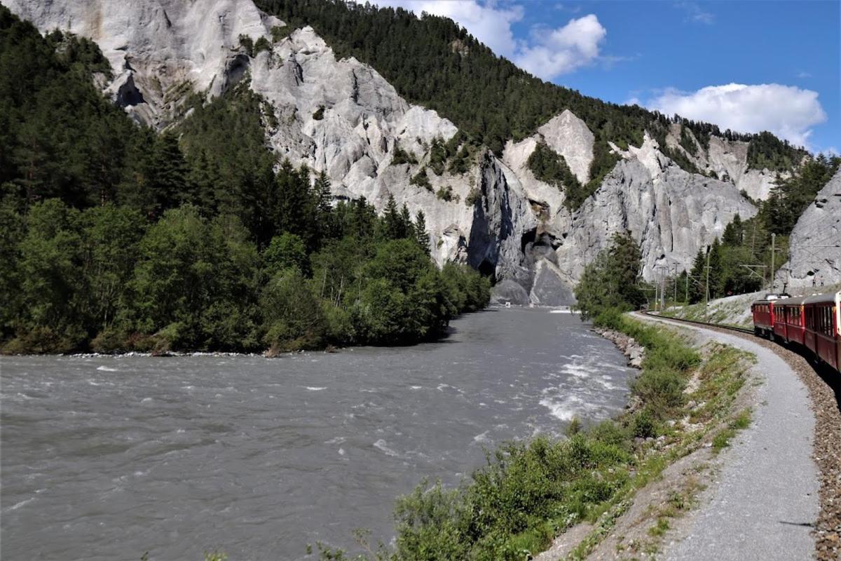 10min zu den Bergbahnen Tiefgarage & Wifi inkl. Bergsicht & Ruhe