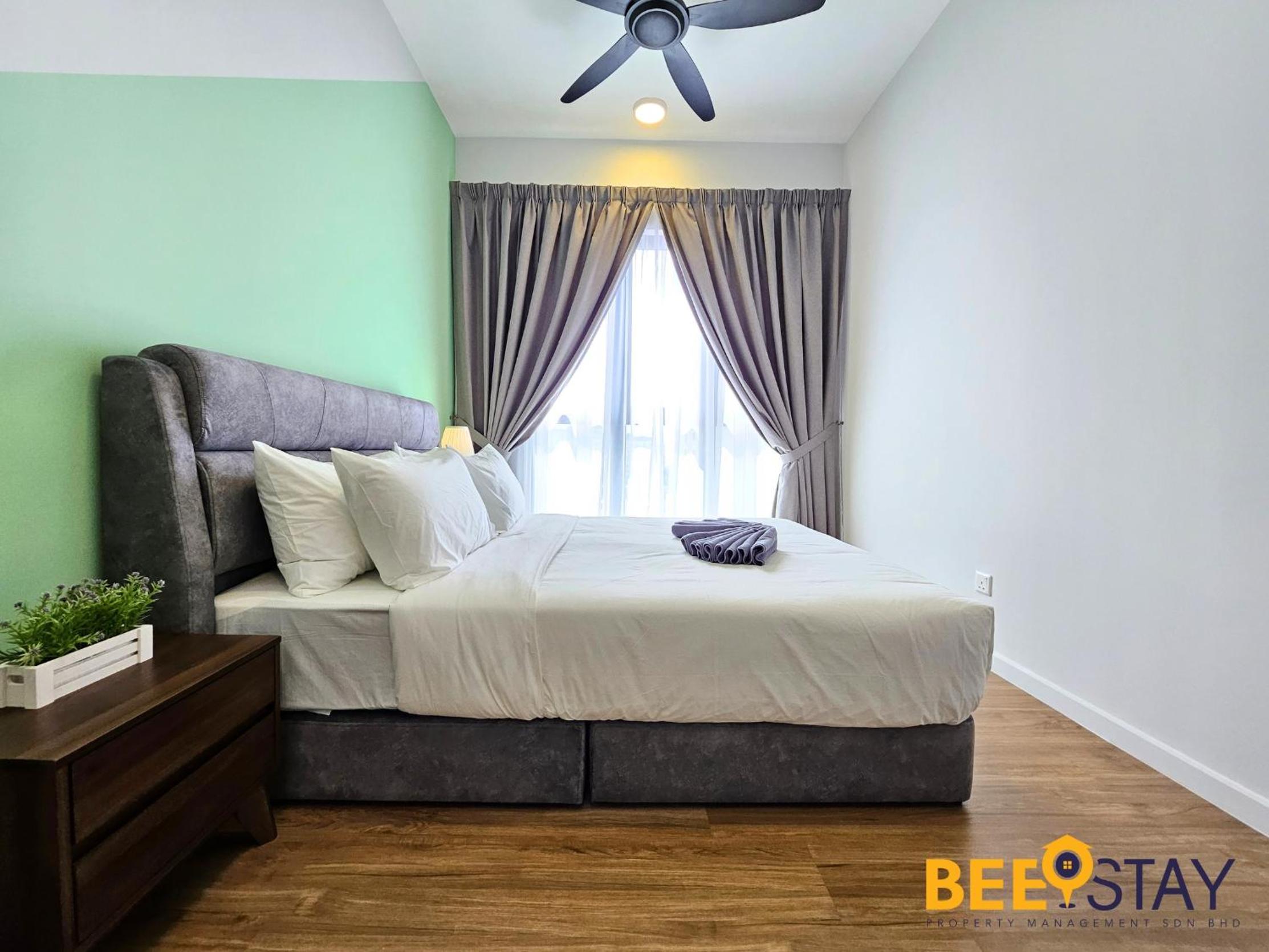 Sunway Velocity 2 connected with MALL & MRT for 2 Pax