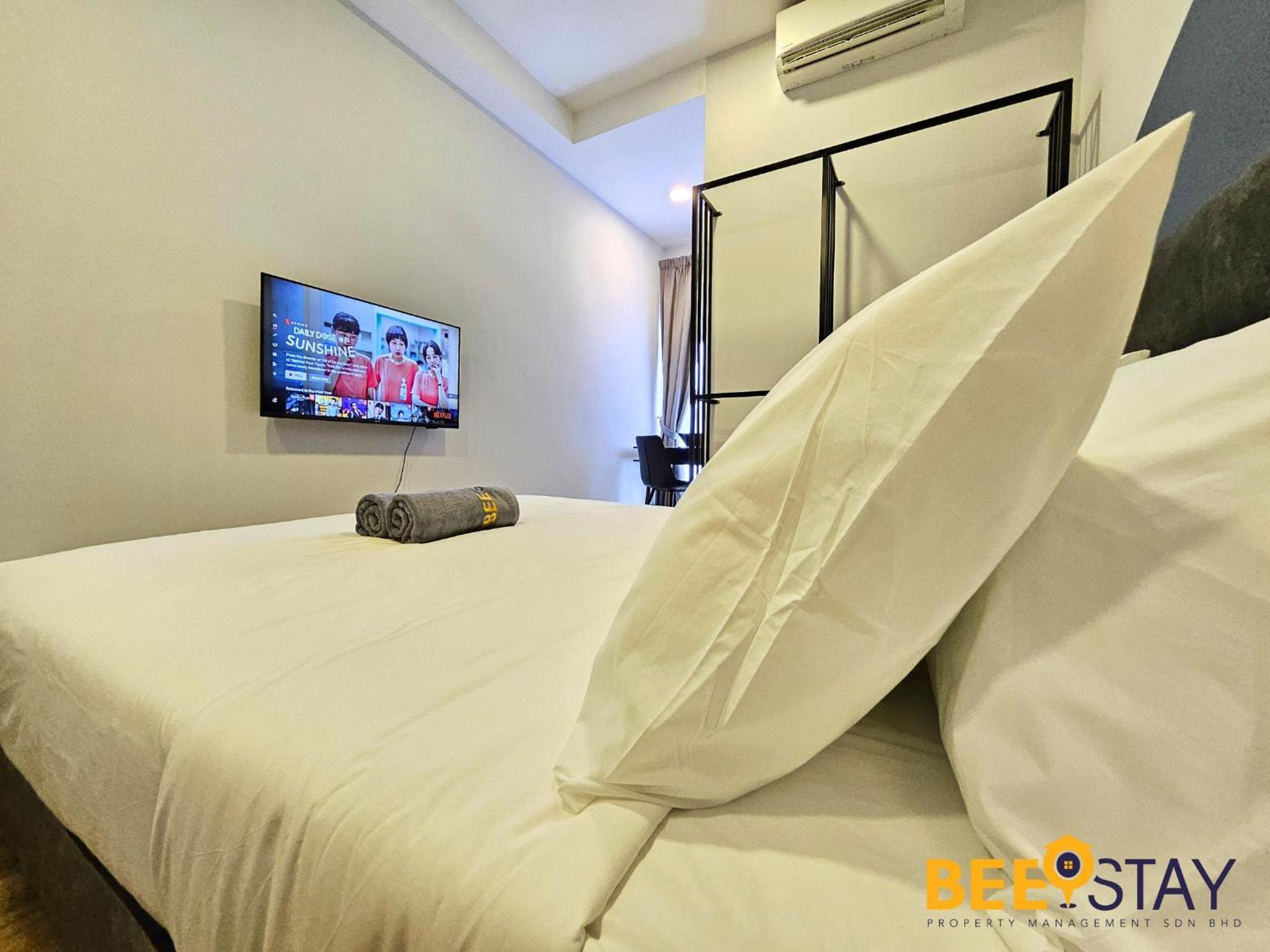Sunway Velocity 2 connected with MALL & MRT for 2 Pax