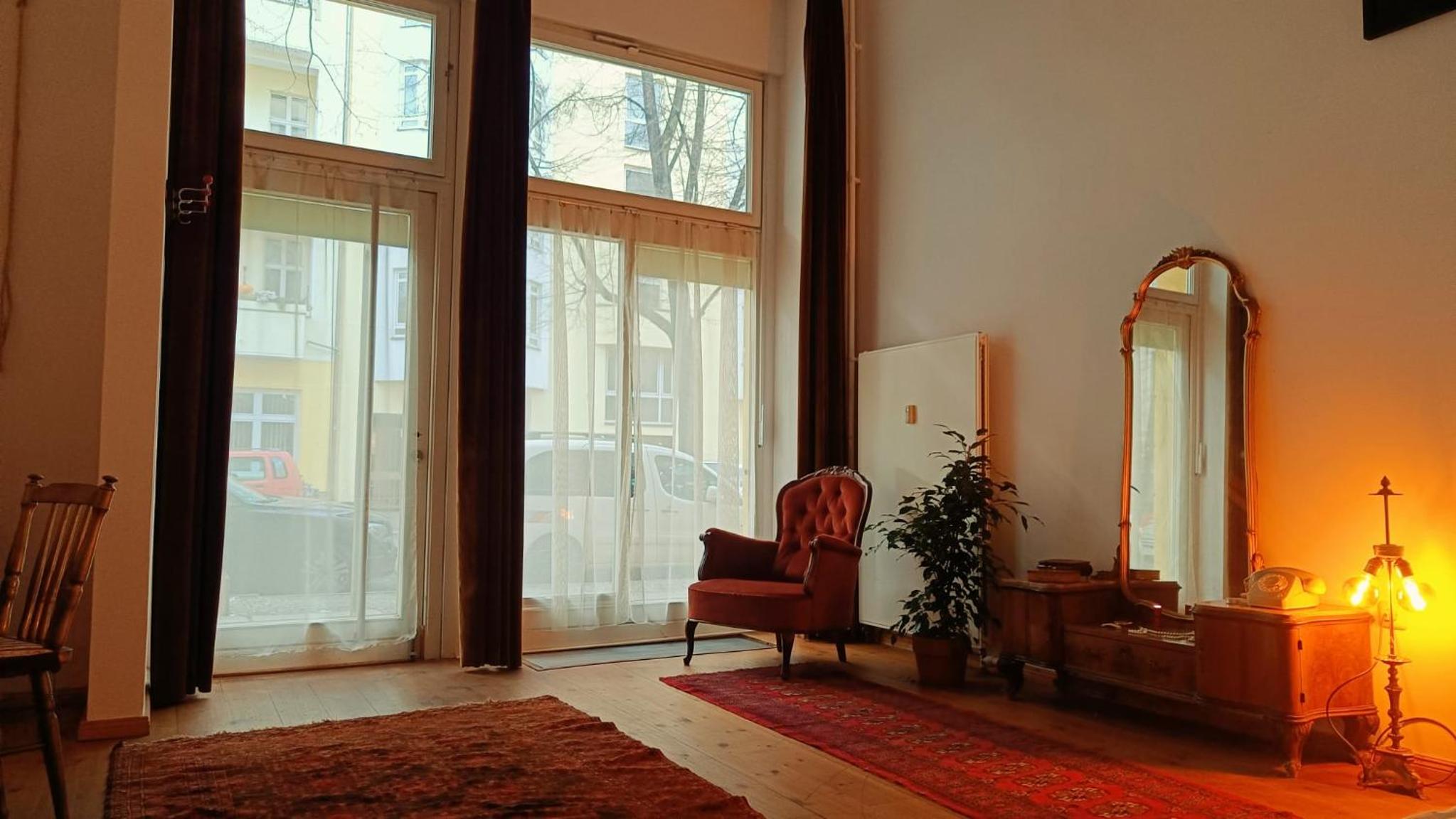 Huge-Elegant-Art 5 Beds Flat in Schöneberg
