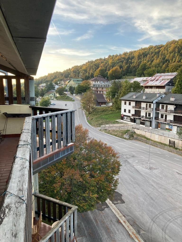 Edelweiss Apt29 view 3