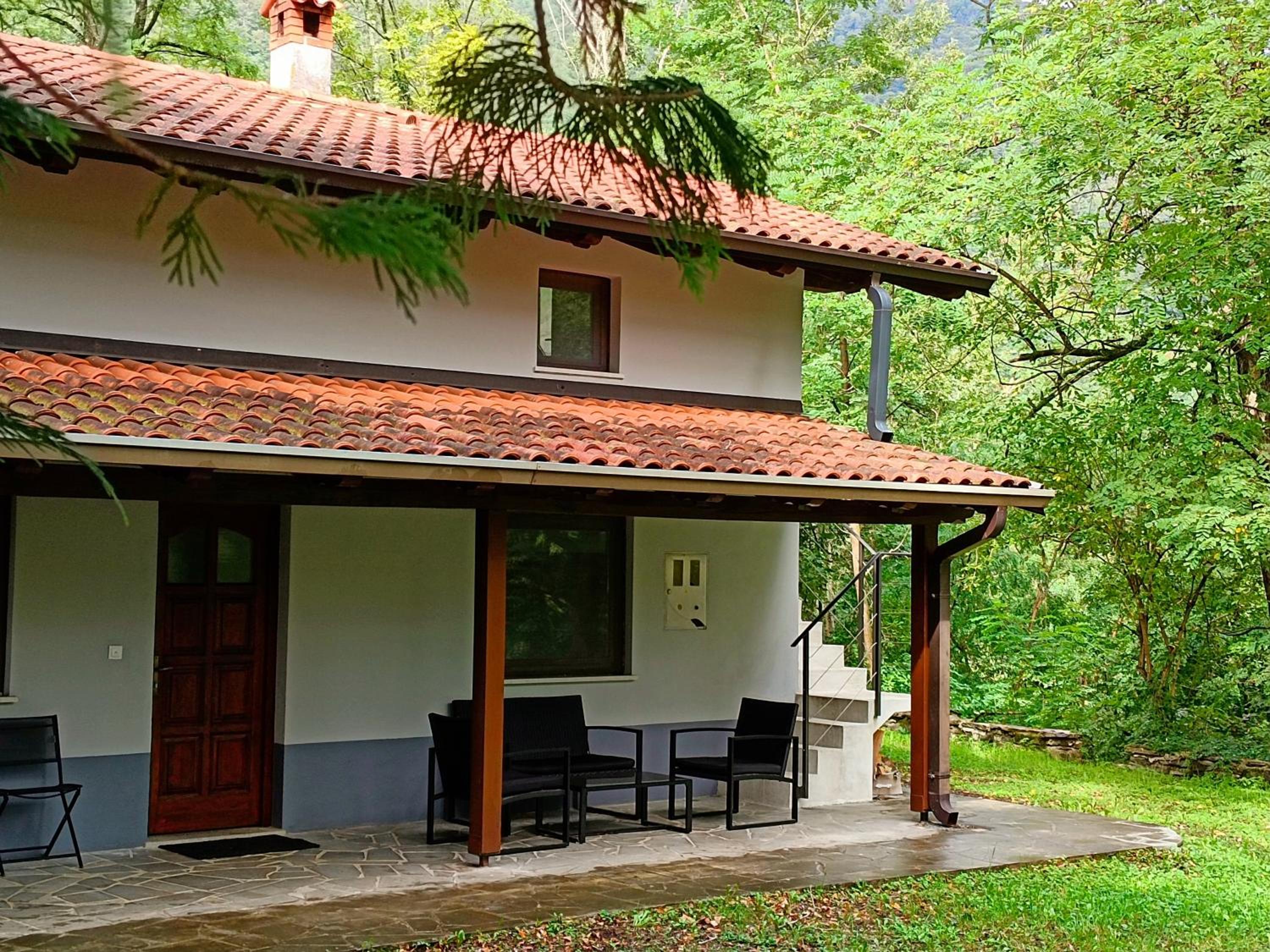 Britof Forest House in Chestnut Valley
