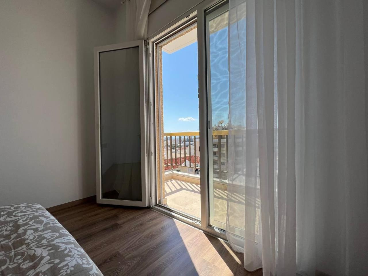 Sunny Rooms
