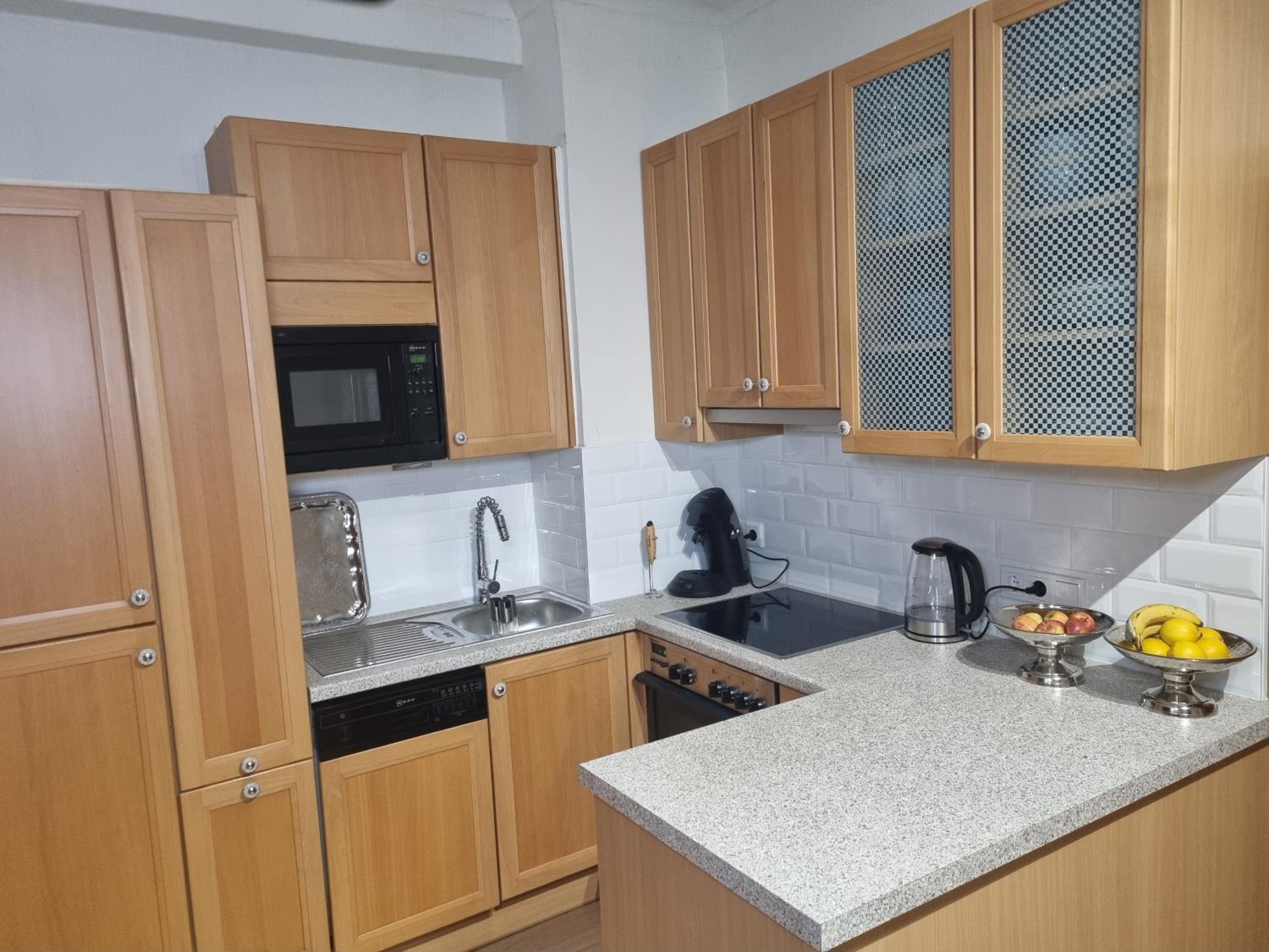 Villa with private Sauna and Jacuzzi, 8 min from Schloss Schöbrunn